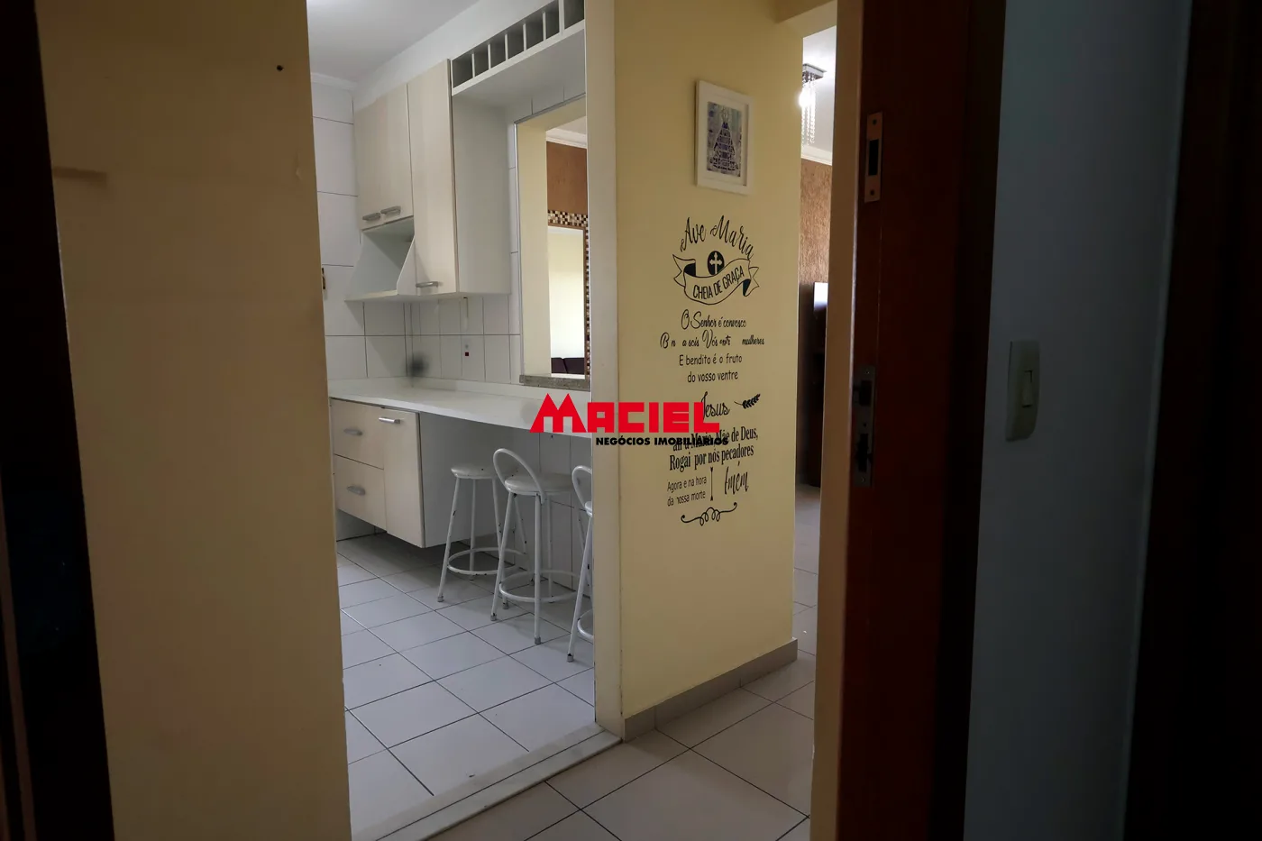 Alugar Apartamento / Padr&atilde;o em S&atilde;o Jos&eacute; dos Campos R$ 1.298,98 - Foto 2