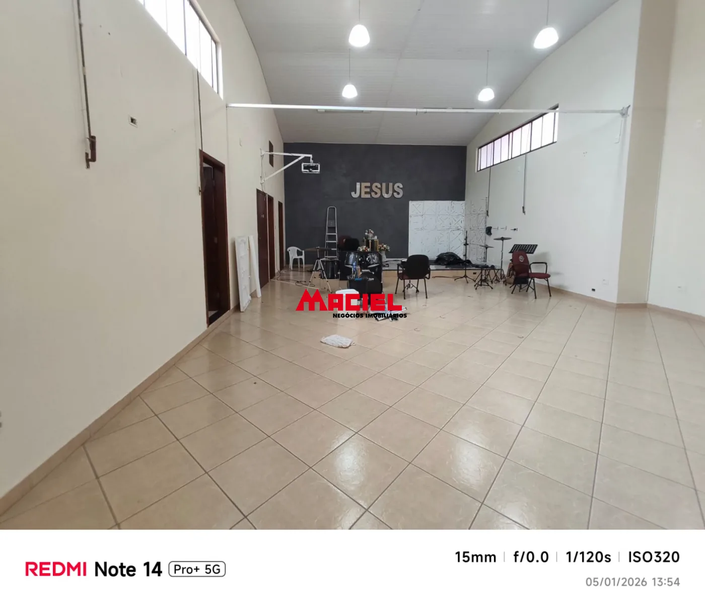 Alugar Comercial / Ponto Comercial em S&atilde;o Jos&eacute; dos Campos R$ 5.000,00 - Foto 1