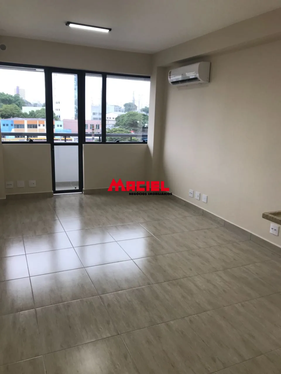 Comprar Comercial / Sala em Edif&iacute;cio/Condom&iacute;nio em S&atilde;o Jos&eacute; dos Campos R$ 300.000,00 - Foto 2