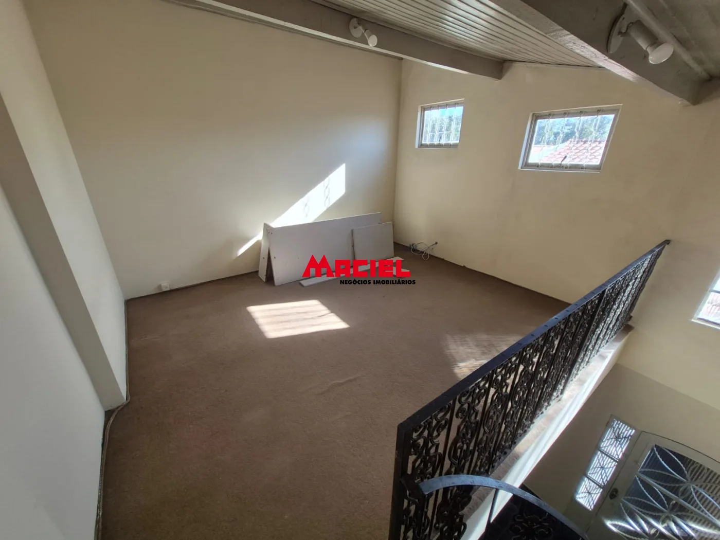 Alugar Casa / Sobrado em S&atilde;o Jos&eacute; dos Campos R$ 3.700,00 - Foto 4