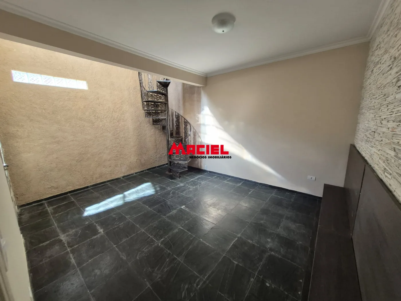 Alugar Casa / Sobrado em S&atilde;o Jos&eacute; dos Campos R$ 3.700,00 - Foto 8