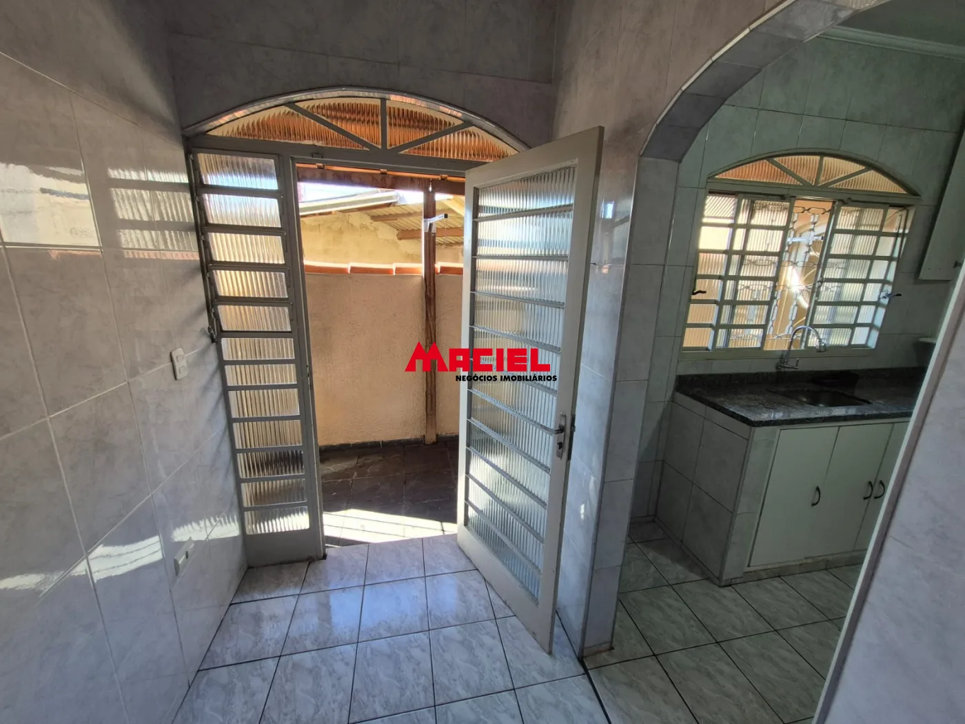 Alugar Casa / Sobrado em S&atilde;o Jos&eacute; dos Campos R$ 3.700,00 - Foto 10