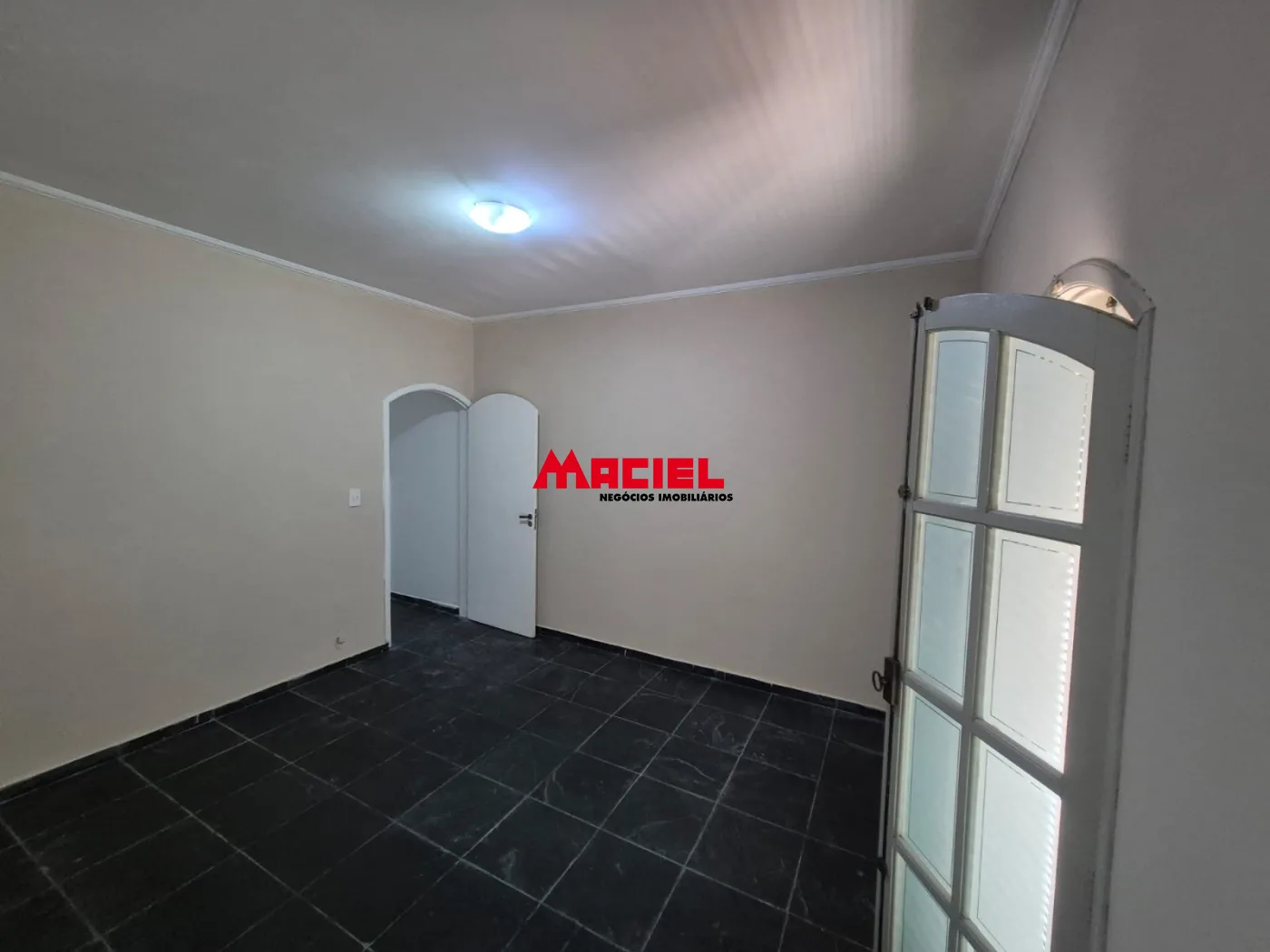 Alugar Casa / Sobrado em S&atilde;o Jos&eacute; dos Campos R$ 3.700,00 - Foto 20