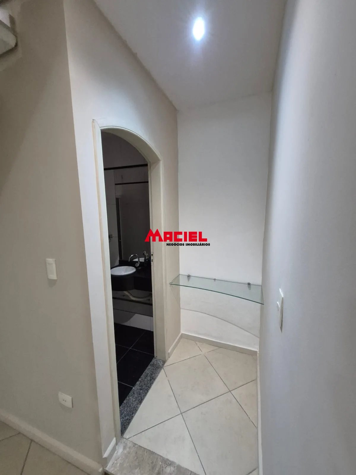 Alugar Casa / Sobrado em S&atilde;o Jos&eacute; dos Campos R$ 3.700,00 - Foto 26