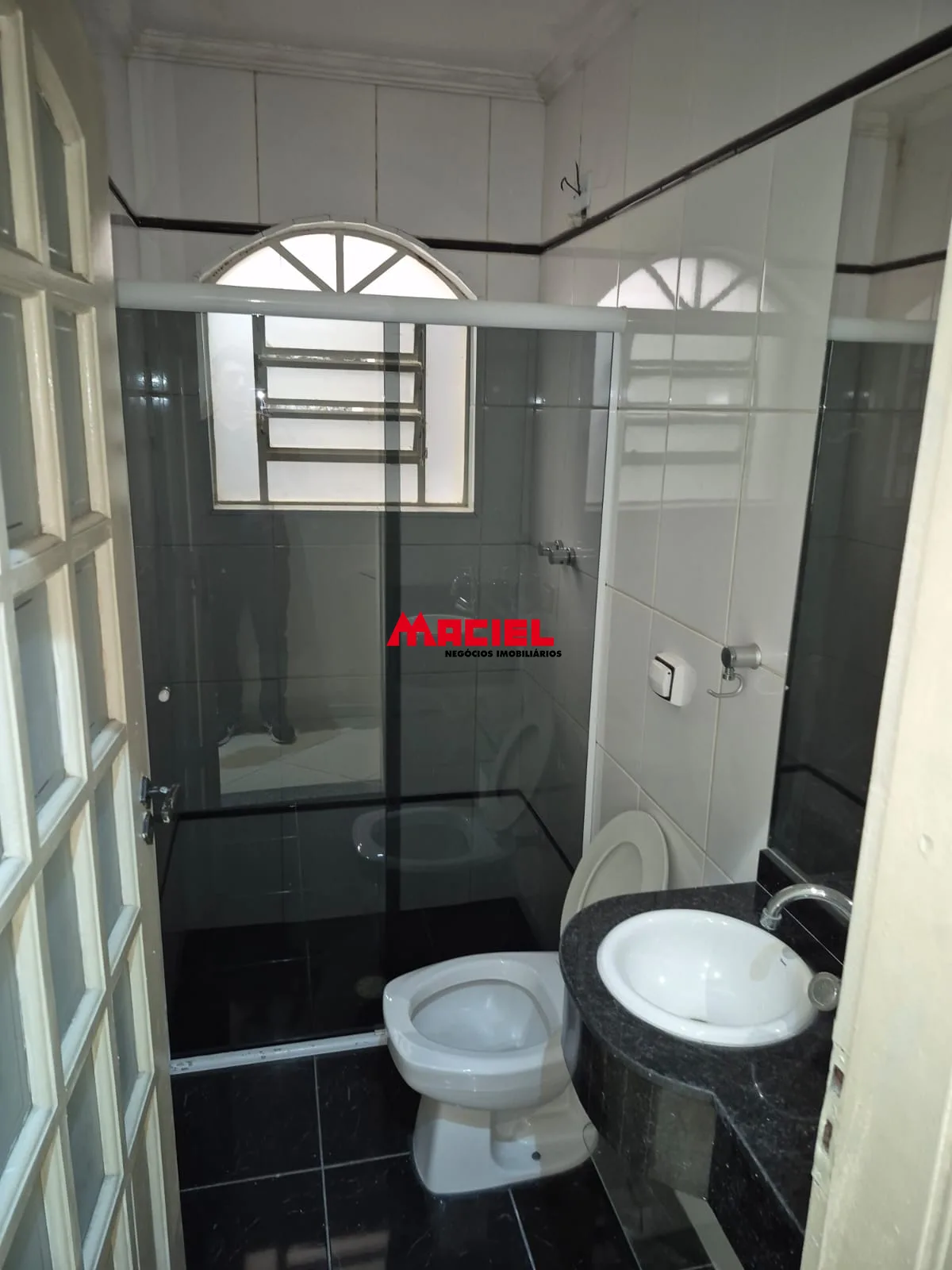 Alugar Casa / Sobrado em S&atilde;o Jos&eacute; dos Campos R$ 3.700,00 - Foto 27