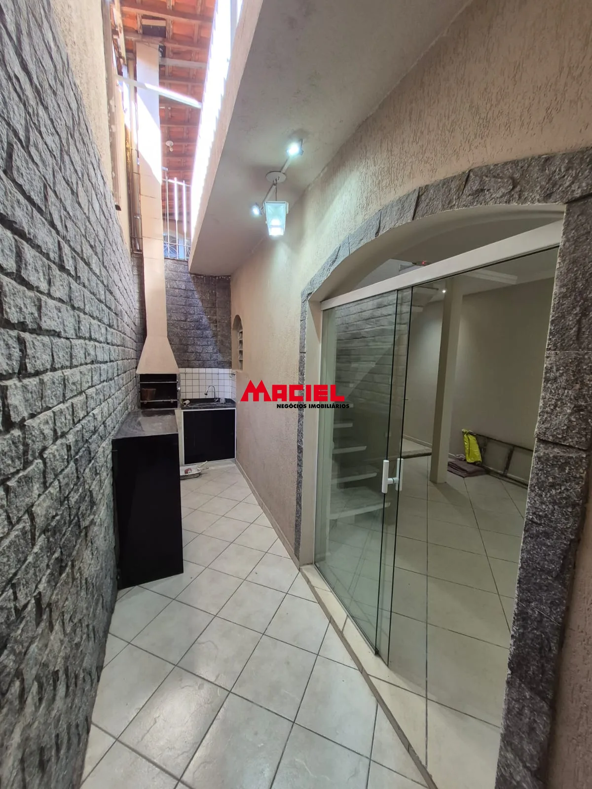 Alugar Casa / Sobrado em S&atilde;o Jos&eacute; dos Campos R$ 3.700,00 - Foto 35