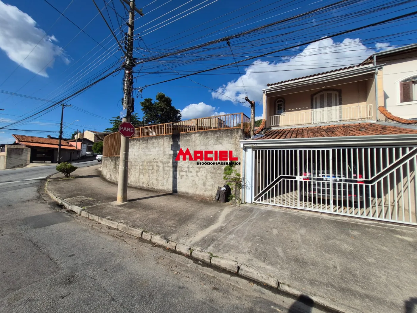 Alugar Casa / Sobrado em S&atilde;o Jos&eacute; dos Campos R$ 3.700,00 - Foto 2