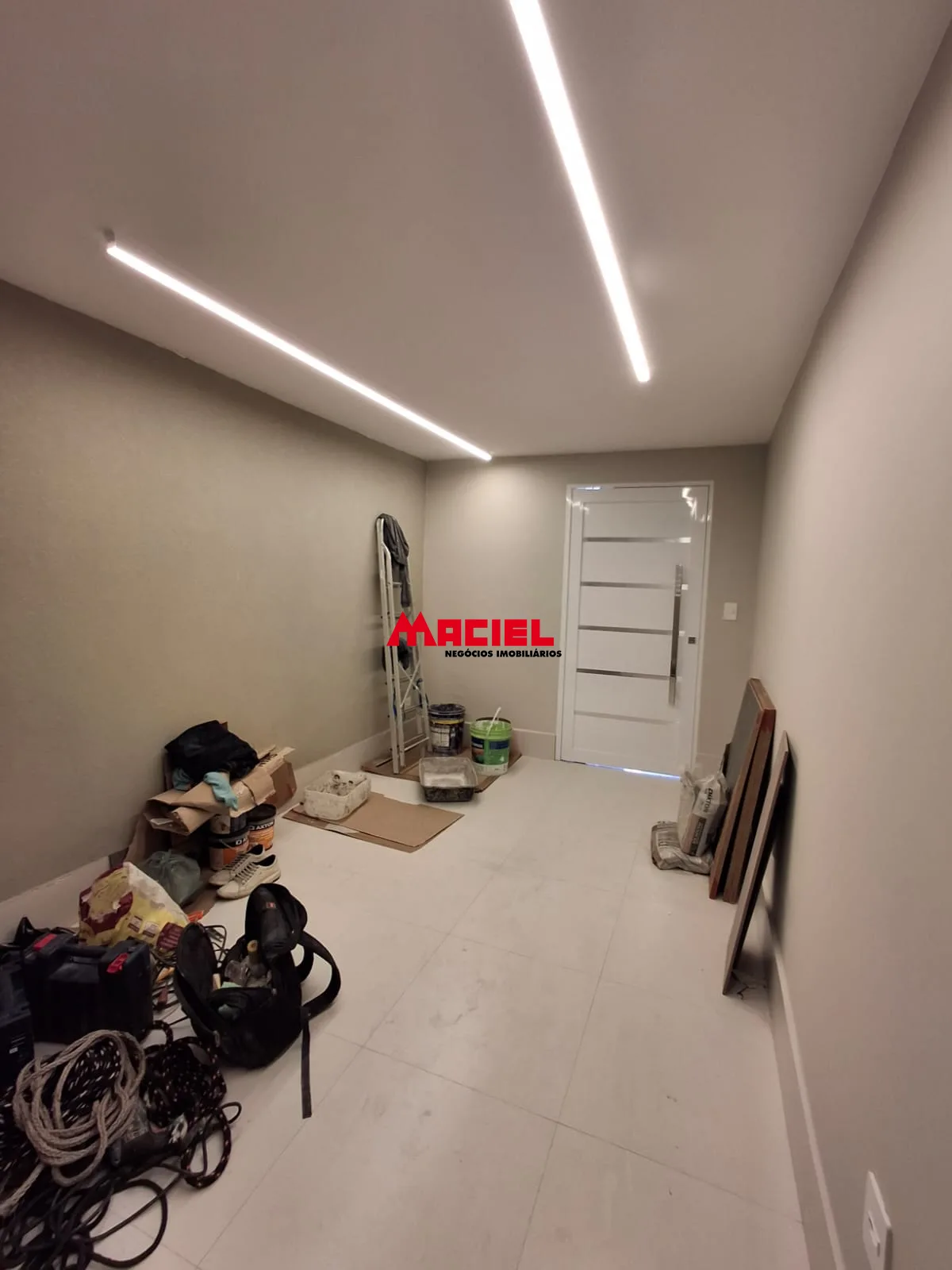 Alugar Comercial / Ponto Comercial em S&atilde;o Jos&eacute; dos Campos R$ 16.000,00 - Foto 24