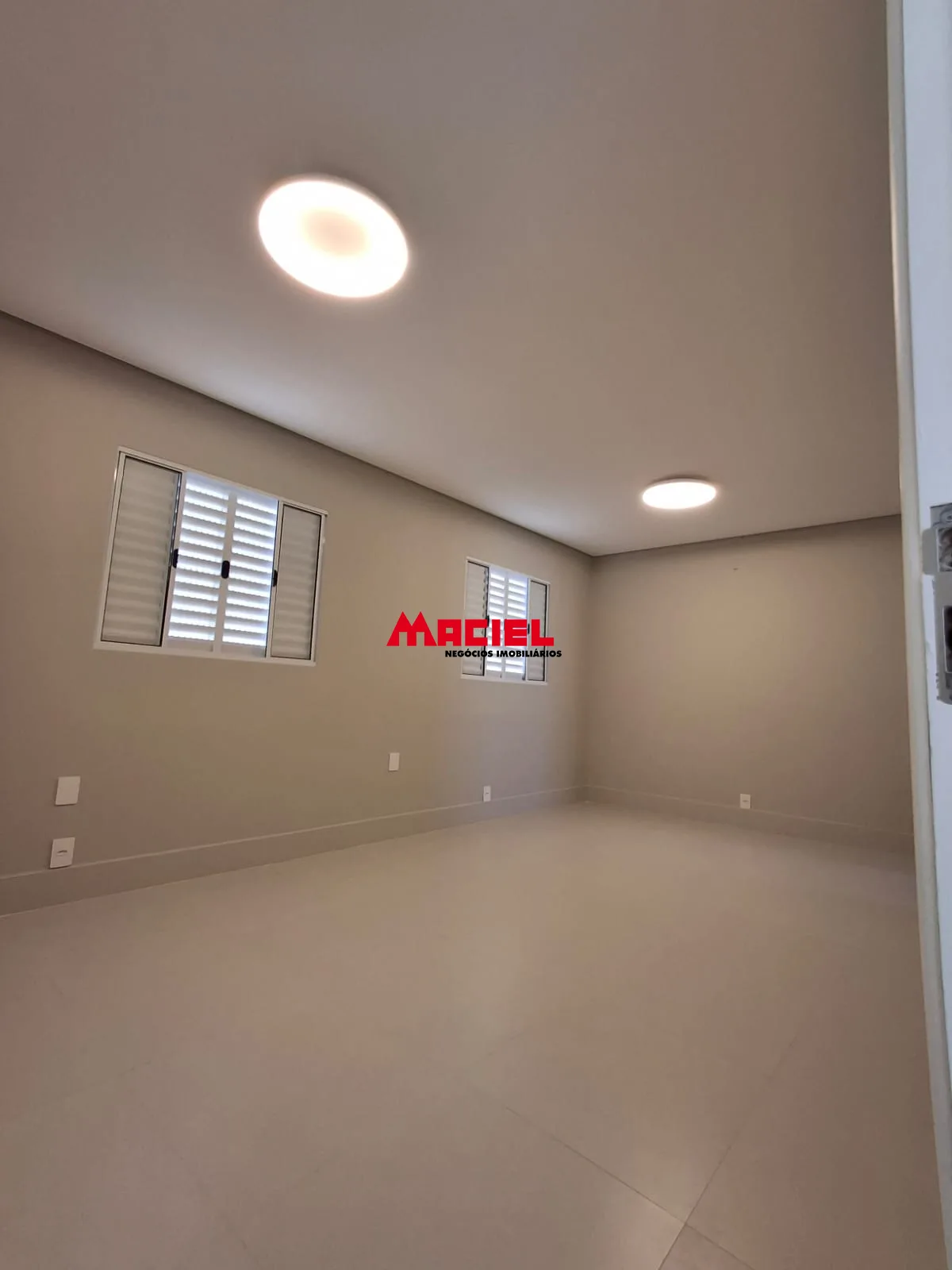 Alugar Comercial / Ponto Comercial em S&atilde;o Jos&eacute; dos Campos R$ 16.000,00 - Foto 10