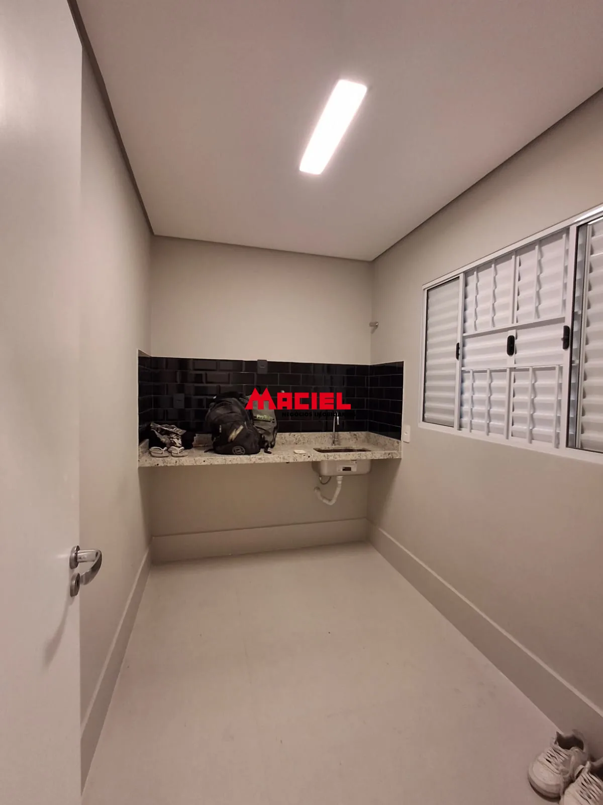 Alugar Comercial / Ponto Comercial em S&atilde;o Jos&eacute; dos Campos R$ 16.000,00 - Foto 4