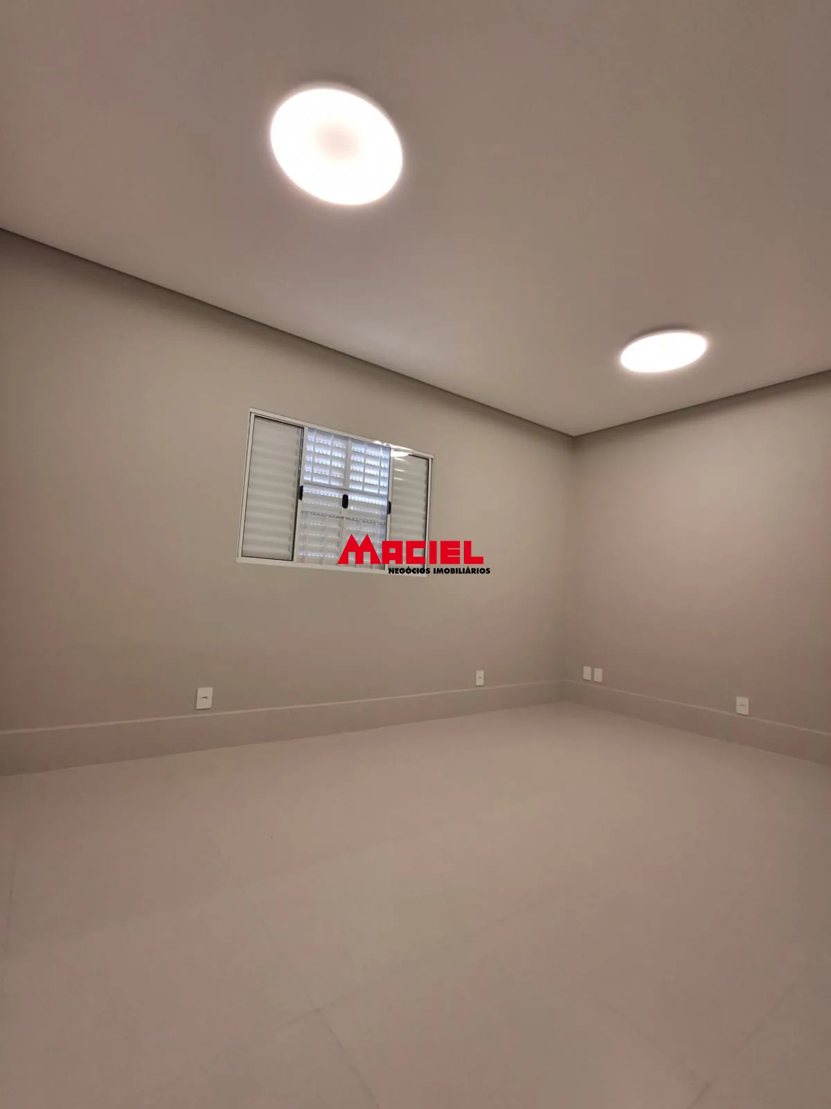 Alugar Comercial / Ponto Comercial em S&atilde;o Jos&eacute; dos Campos R$ 16.000,00 - Foto 2