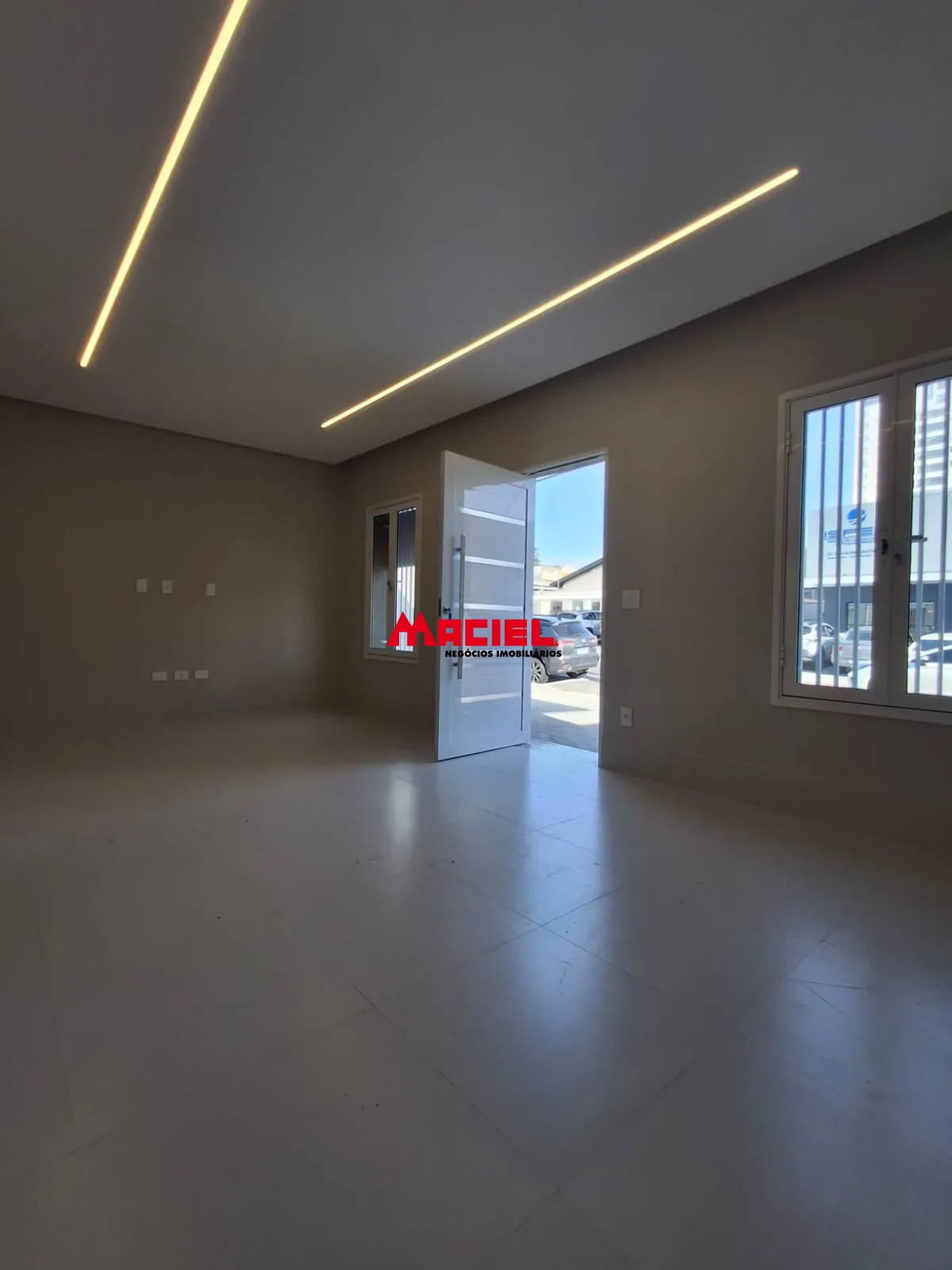 Alugar Comercial / Ponto Comercial em S&atilde;o Jos&eacute; dos Campos R$ 16.000,00 - Foto 1