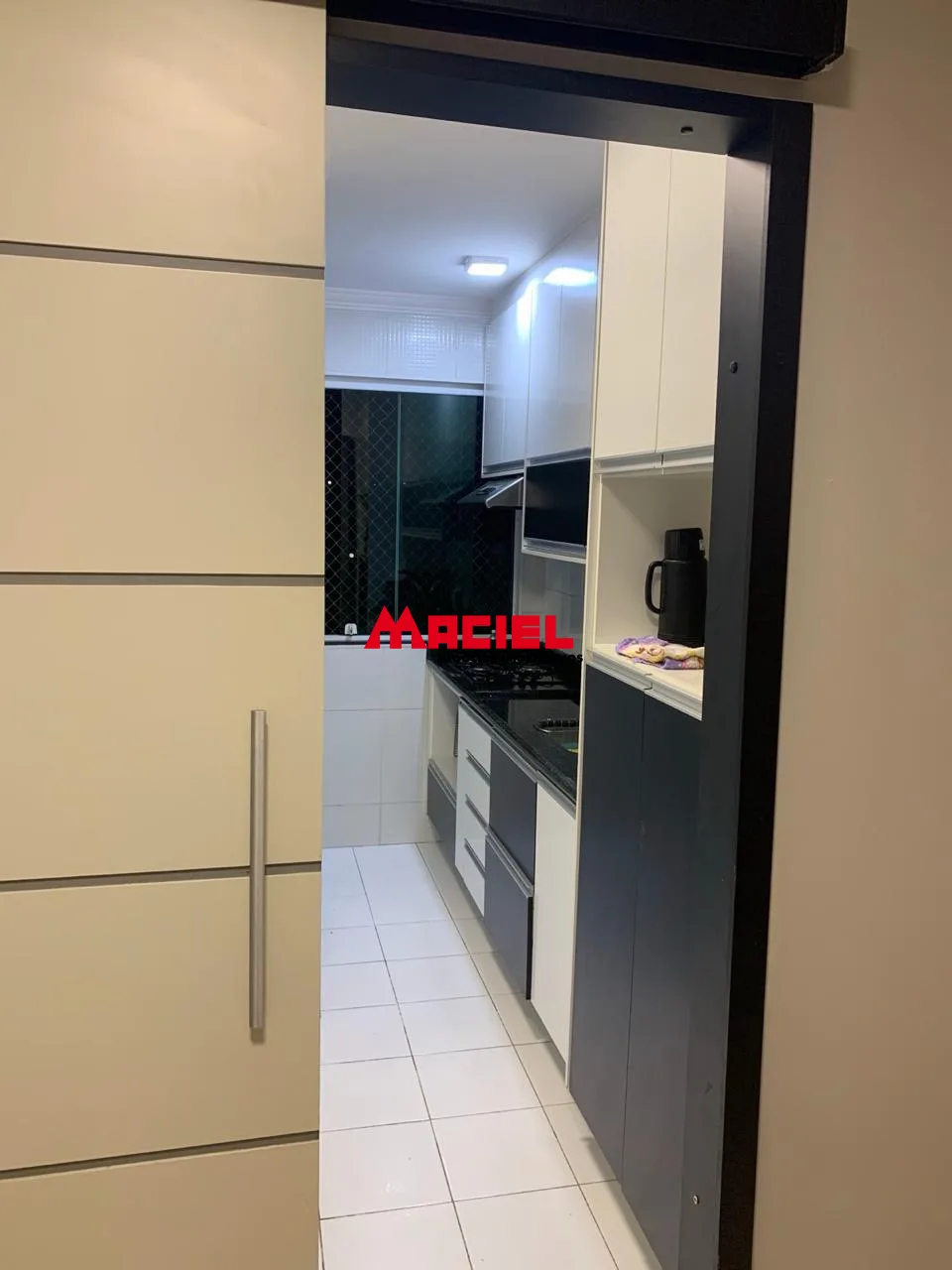 Alugar Apartamento / Padr&atilde;o em S&atilde;o Jos&eacute; dos Campos R$ 1.700,00 - Foto 4