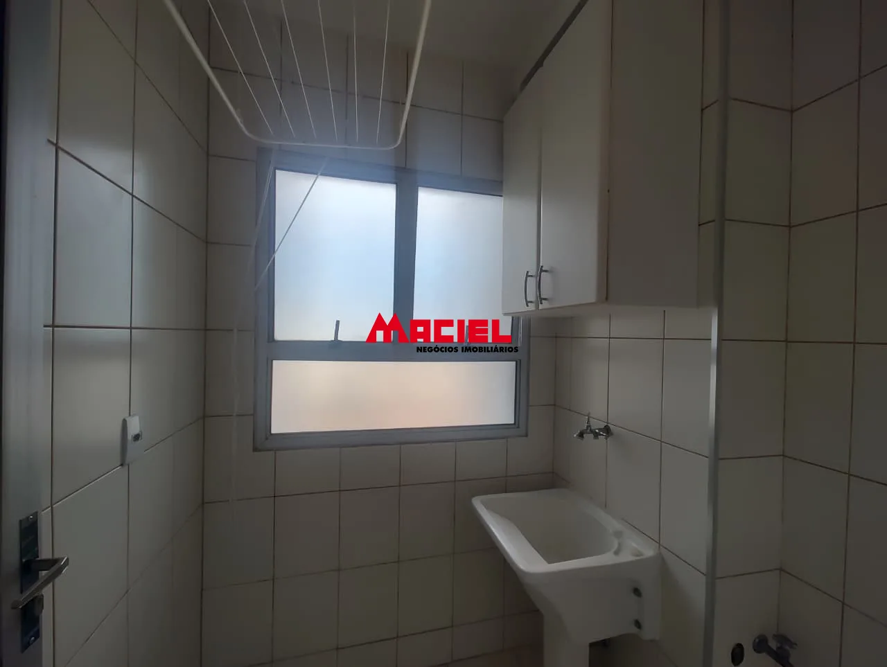 Alugar Apartamento / Cobertura em S&atilde;o Jos&eacute; dos Campos R$ 2.600,00 - Foto 4