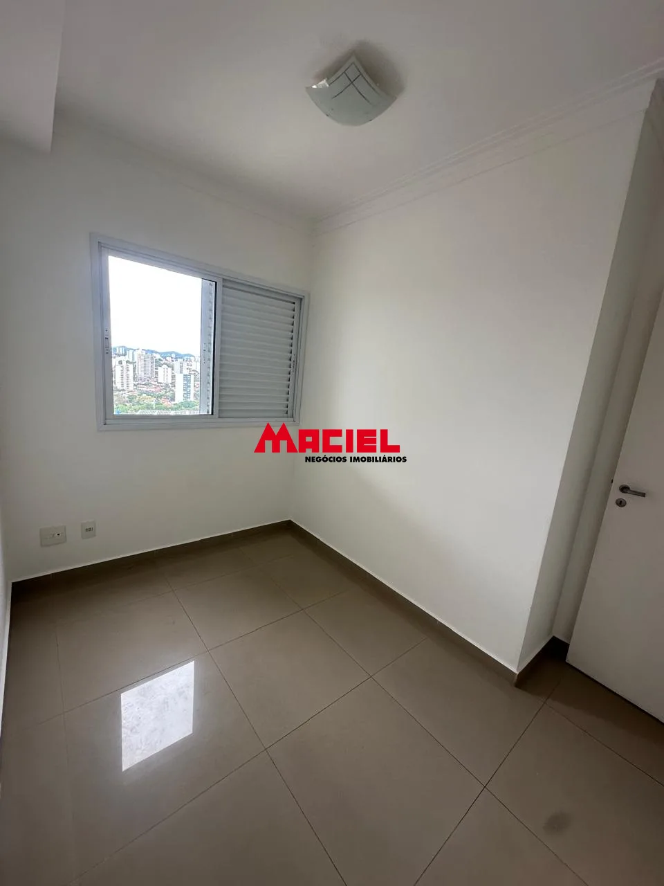 Alugar Apartamento / Padr&atilde;o em S&atilde;o Jos&eacute; dos Campos R$ 3.400,00 - Foto 9
