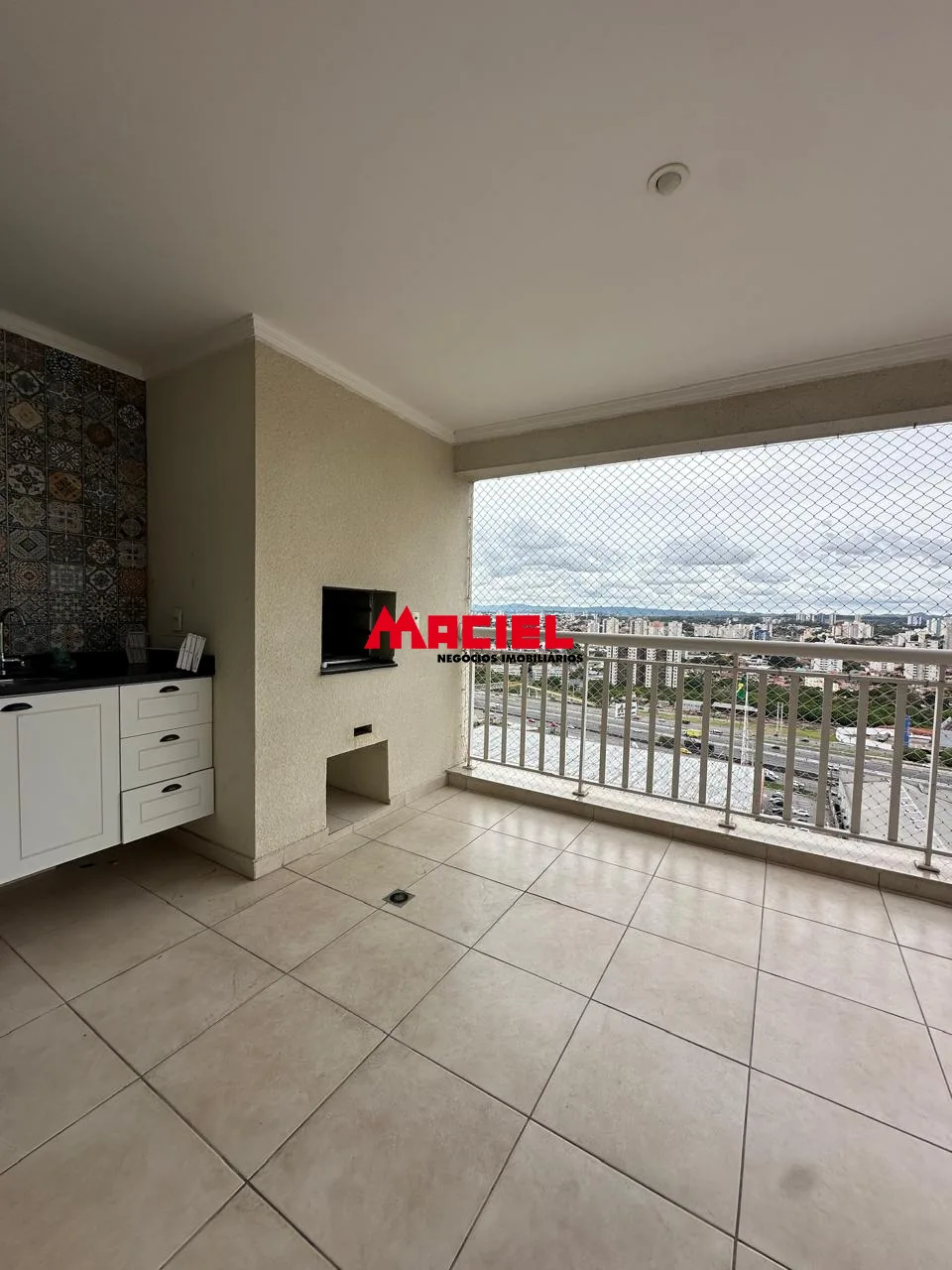 Alugar Apartamento / Padr&atilde;o em S&atilde;o Jos&eacute; dos Campos R$ 3.400,00 - Foto 2