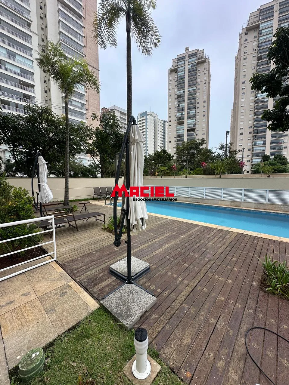 Alugar Apartamento / Padr&atilde;o em S&atilde;o Jos&eacute; dos Campos R$ 3.400,00 - Foto 28
