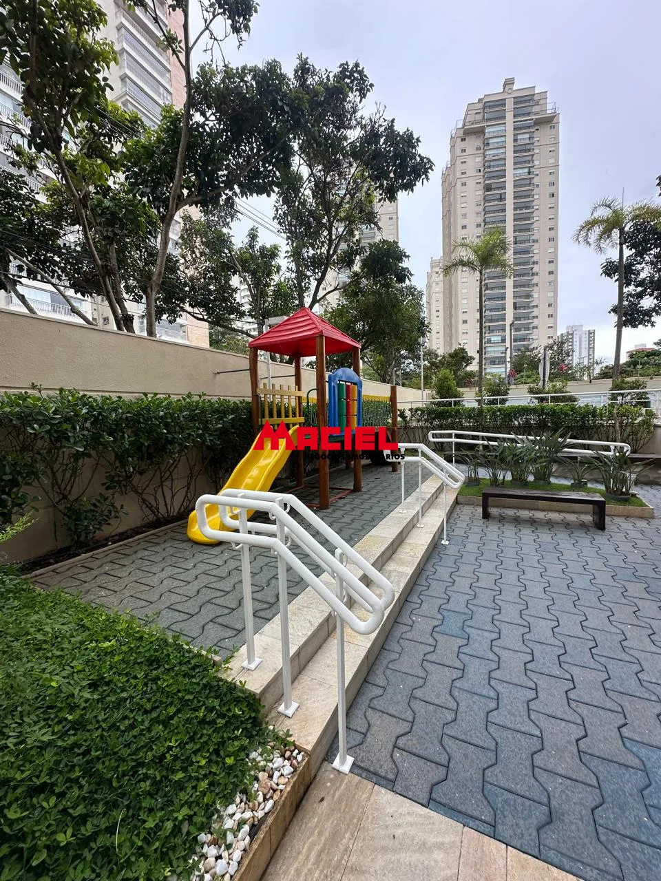 Alugar Apartamento / Padr&atilde;o em S&atilde;o Jos&eacute; dos Campos R$ 3.400,00 - Foto 29