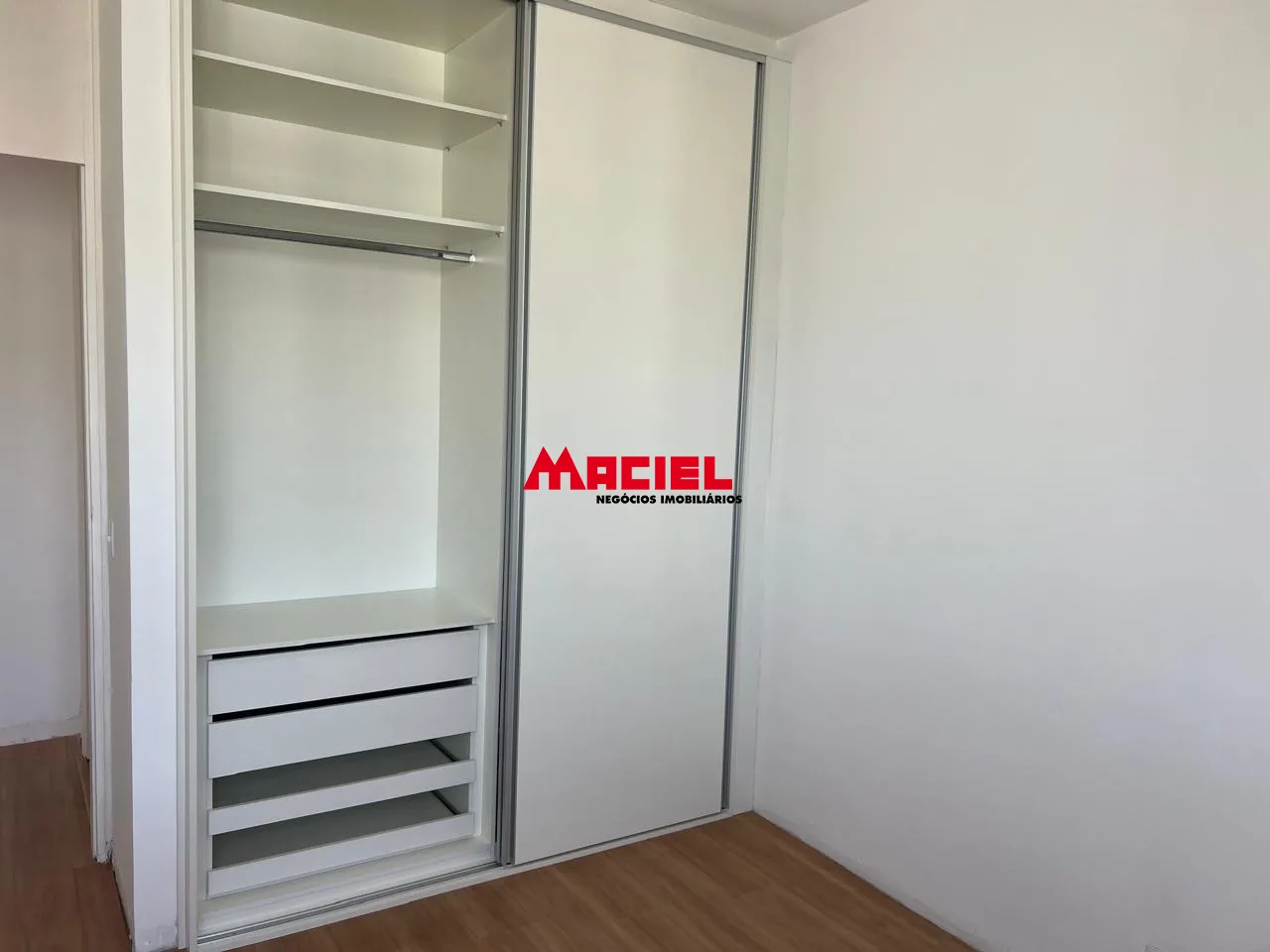 Alugar Apartamento / Padr&atilde;o em S&atilde;o Jos&eacute; dos Campos R$ 2.400,00 - Foto 1