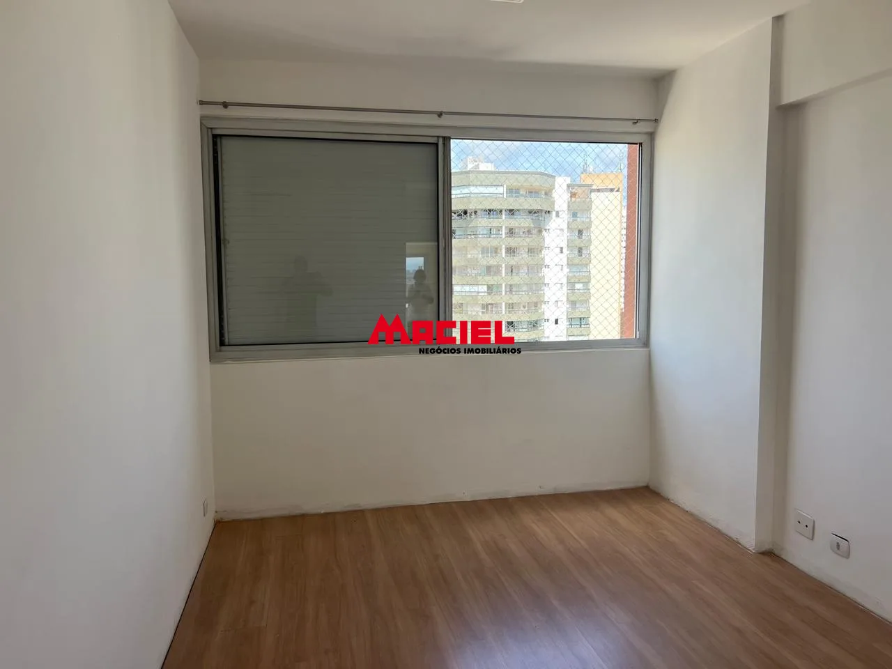 Alugar Apartamento / Padr&atilde;o em S&atilde;o Jos&eacute; dos Campos R$ 2.400,00 - Foto 5