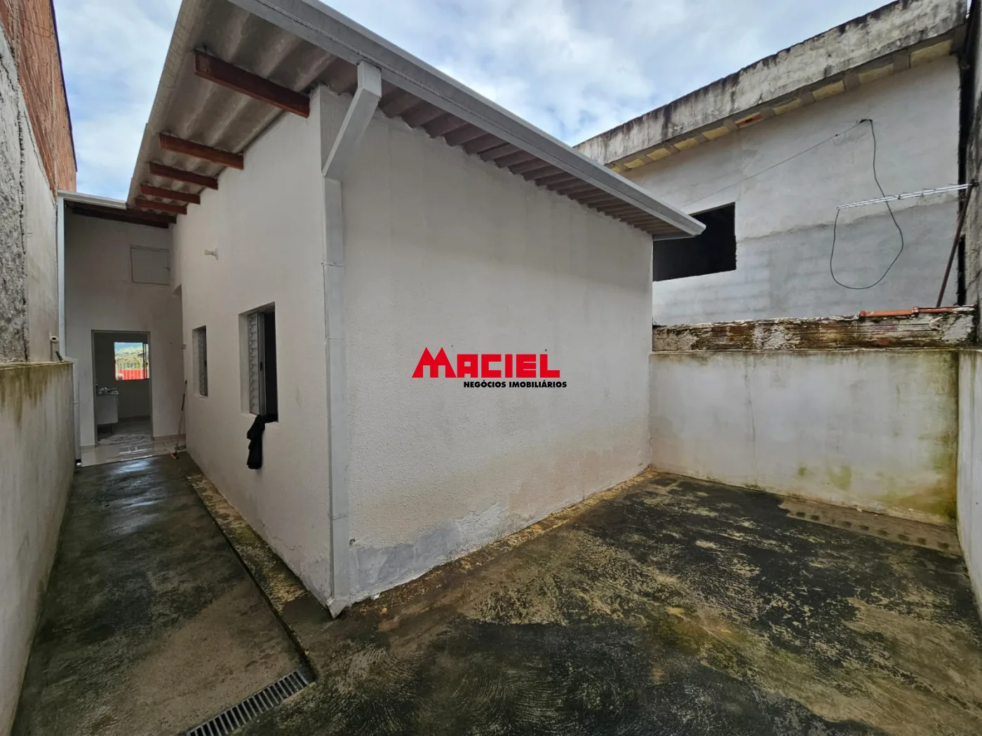 Alugar Casa / Padr&atilde;o em S&atilde;o Jos&eacute; dos Campos R$ 1.500,00 - Foto 12