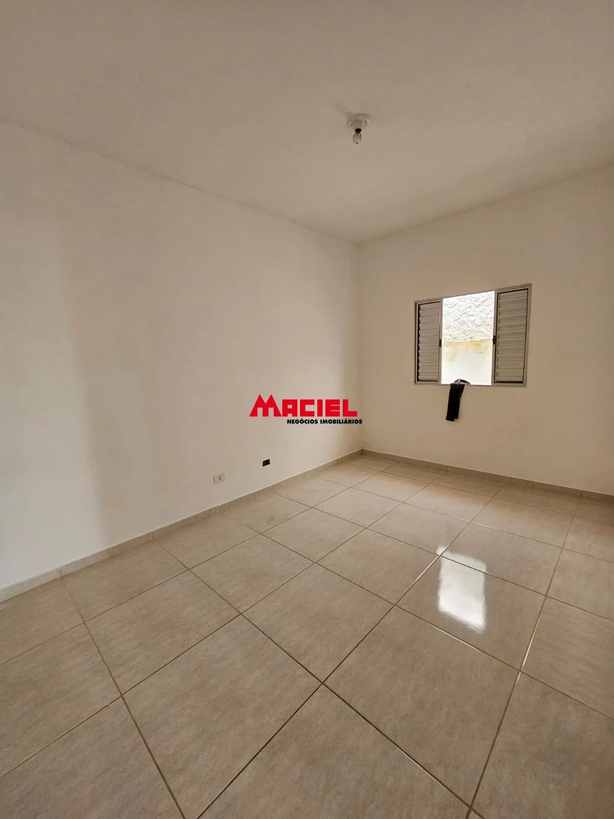 Alugar Casa / Padr&atilde;o em S&atilde;o Jos&eacute; dos Campos R$ 1.500,00 - Foto 5