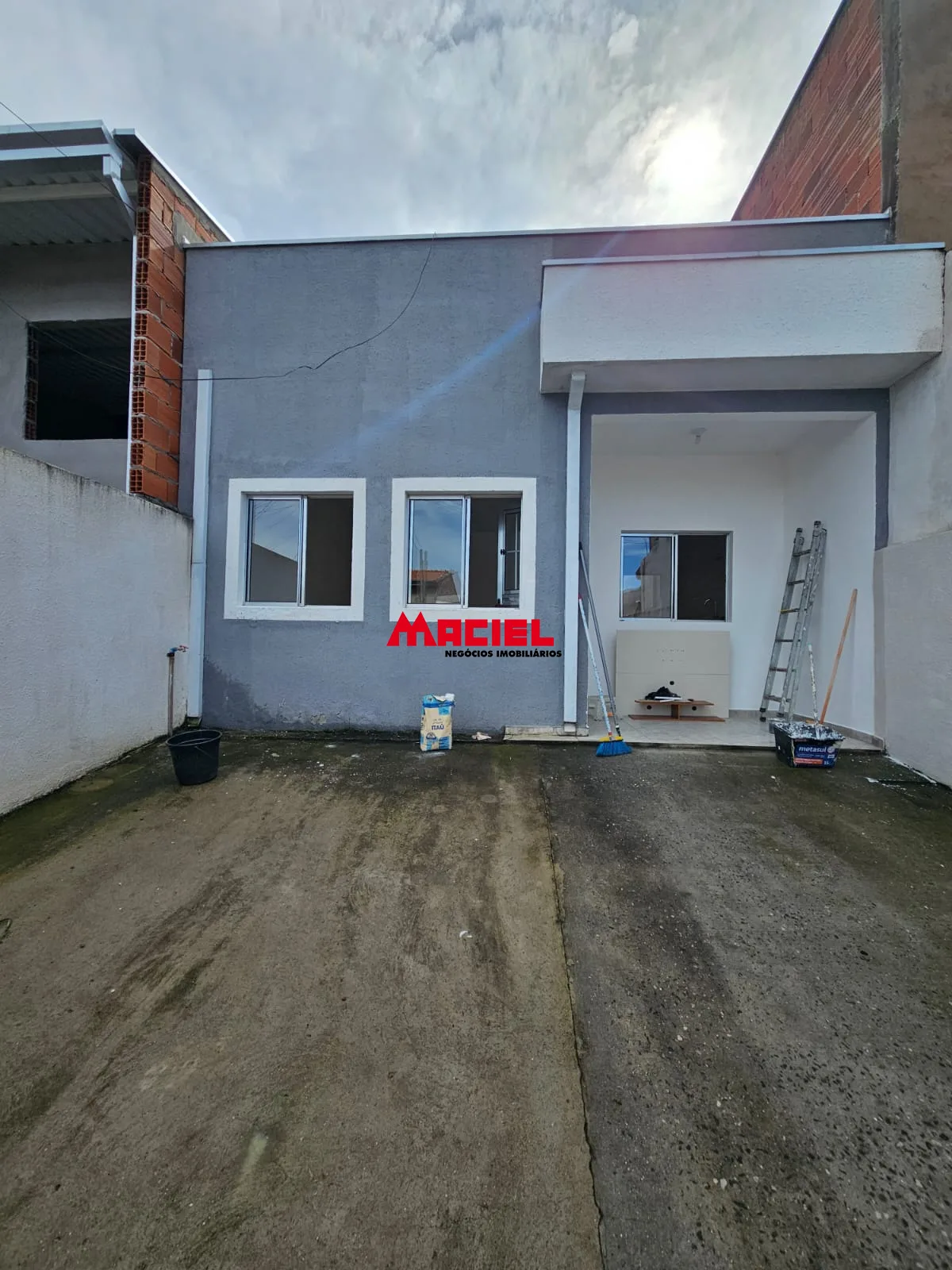 Alugar Casa / Padr&atilde;o em S&atilde;o Jos&eacute; dos Campos R$ 1.500,00 - Foto 2