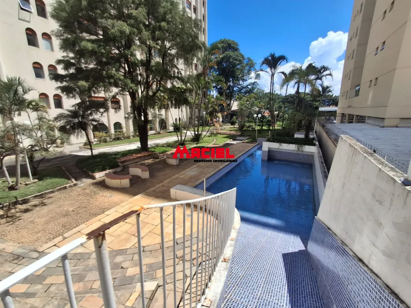 Alugar Apartamento / Padr&atilde;o em S&atilde;o Jos&eacute; dos Campos R$ 2.800,00 - Foto 1