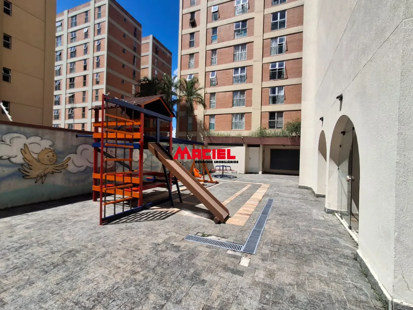 Alugar Apartamento / Padr&atilde;o em S&atilde;o Jos&eacute; dos Campos R$ 2.800,00 - Foto 3