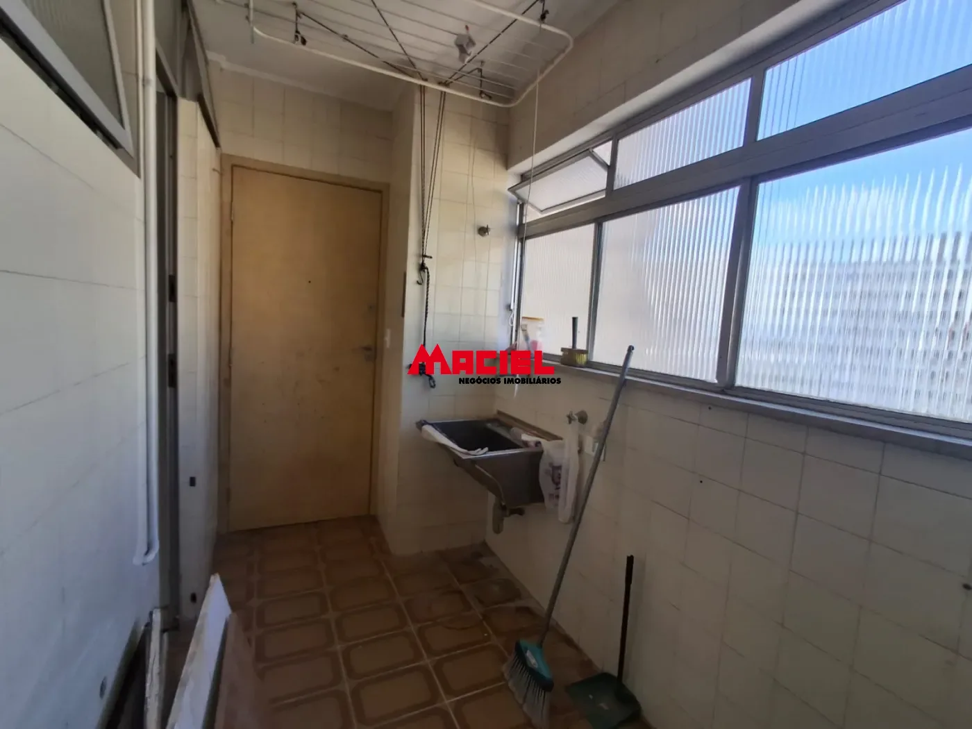 Alugar Apartamento / Padr&atilde;o em S&atilde;o Jos&eacute; dos Campos R$ 2.800,00 - Foto 6
