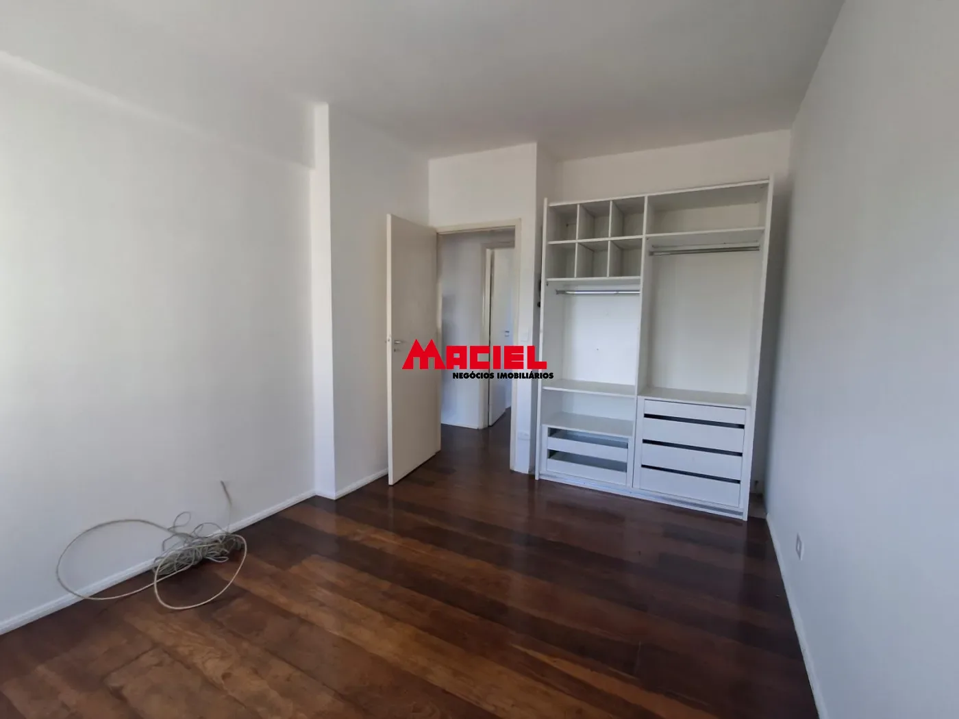 Alugar Apartamento / Padr&atilde;o em S&atilde;o Jos&eacute; dos Campos R$ 2.800,00 - Foto 10
