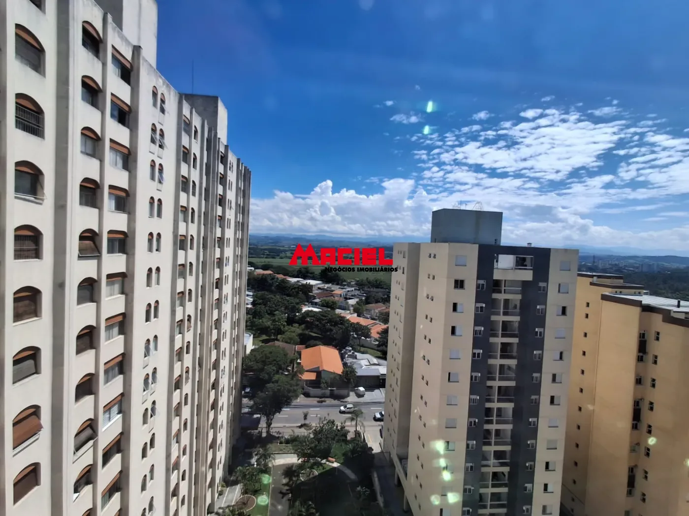 Alugar Apartamento / Padr&atilde;o em S&atilde;o Jos&eacute; dos Campos R$ 2.800,00 - Foto 16