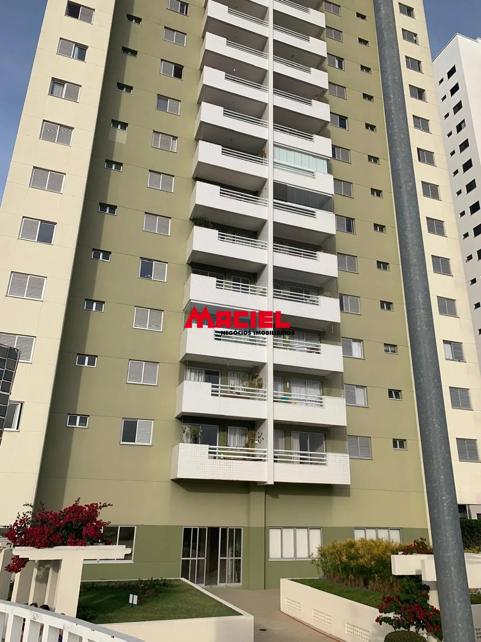 Alugar Apartamento / Padr&atilde;o em S&atilde;o Jos&eacute; dos Campos R$ 3.438,87 - Foto 1