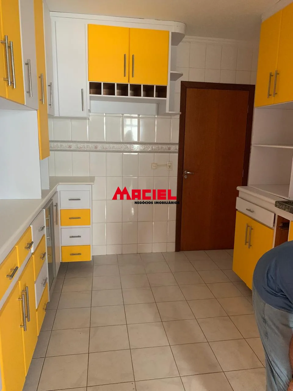 Alugar Apartamento / Padr&atilde;o em S&atilde;o Jos&eacute; dos Campos R$ 3.438,87 - Foto 4