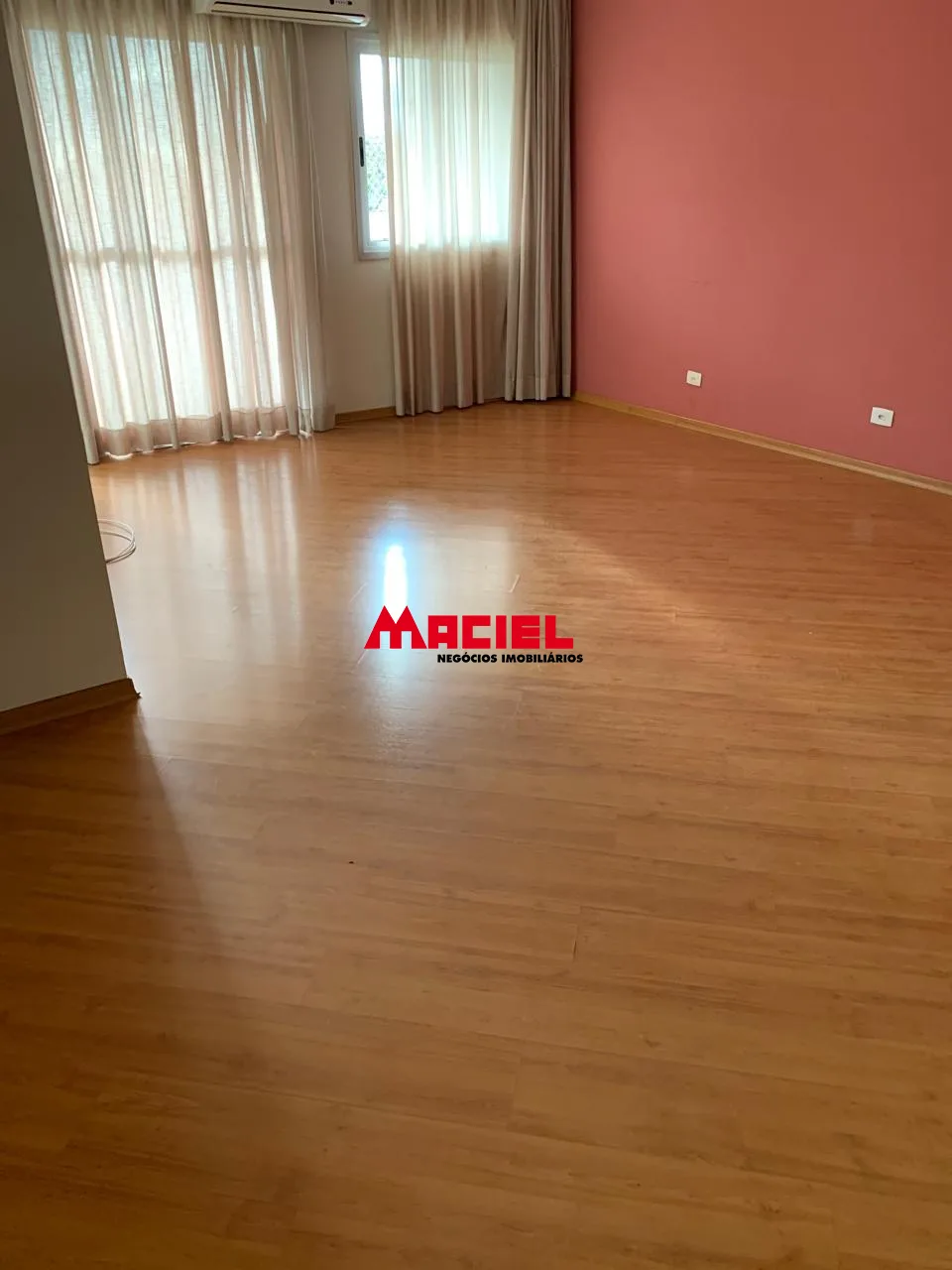 Alugar Apartamento / Padr&atilde;o em S&atilde;o Jos&eacute; dos Campos R$ 3.438,87 - Foto 8