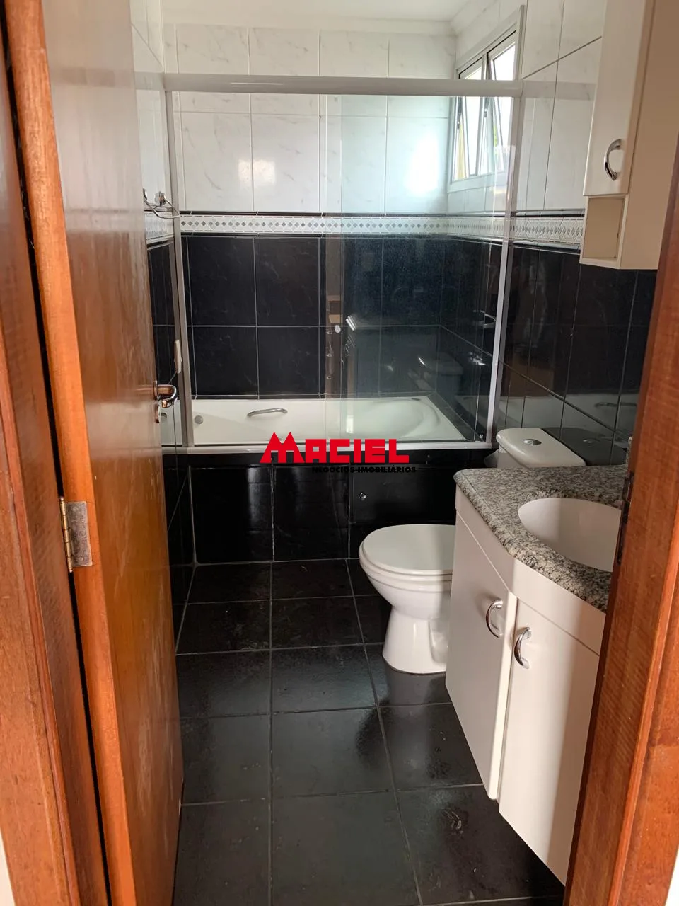 Alugar Apartamento / Padr&atilde;o em S&atilde;o Jos&eacute; dos Campos R$ 3.438,87 - Foto 25