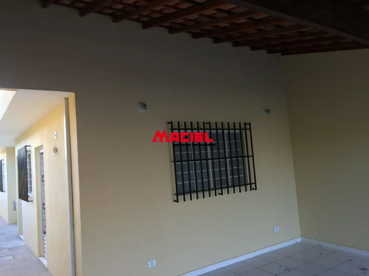 Alugar Casa / Padr&atilde;o em S&atilde;o Jos&eacute; dos Campos R$ 1.100,00 - Foto 1
