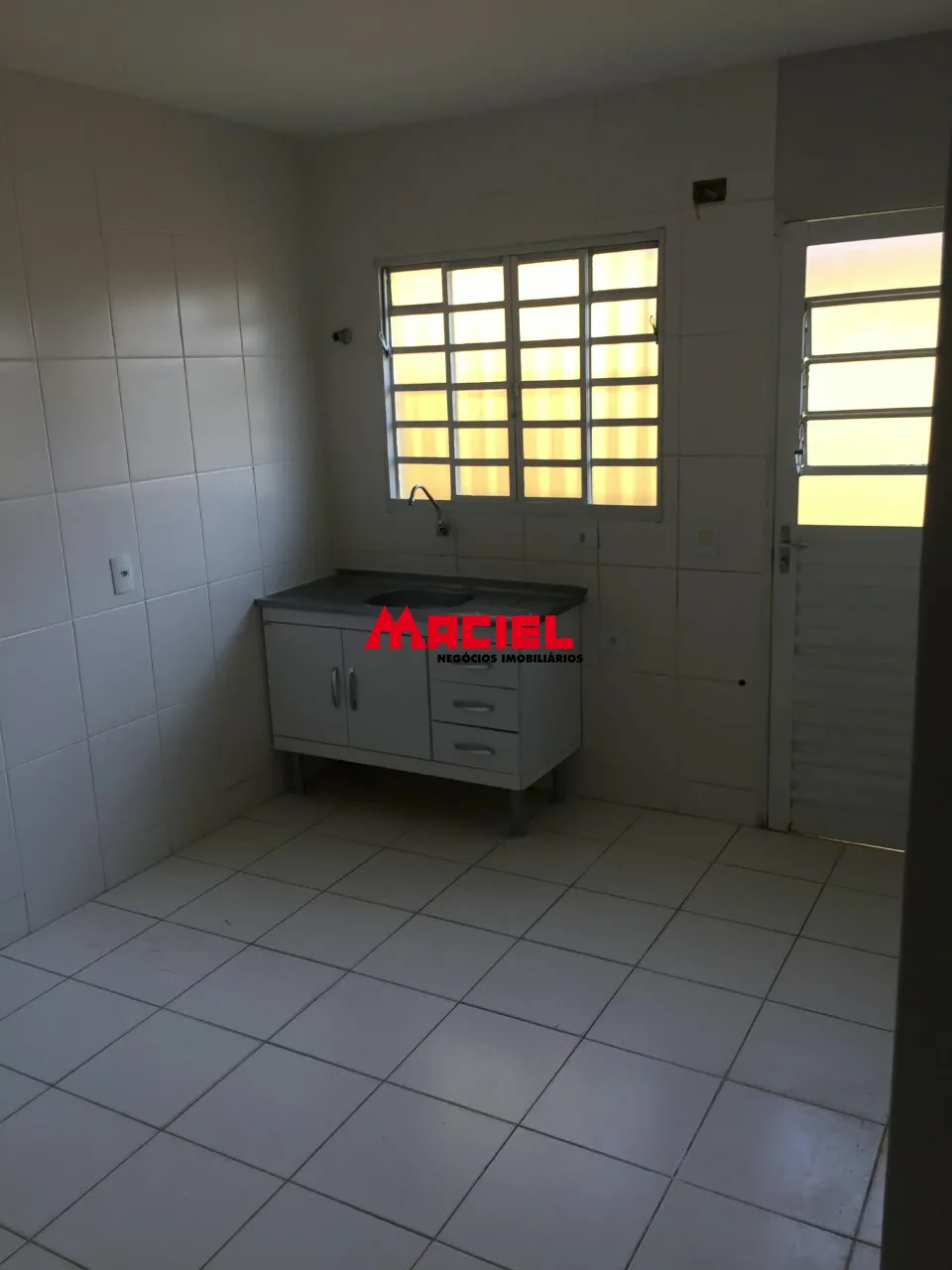 Alugar Casa / Padr&atilde;o em S&atilde;o Jos&eacute; dos Campos R$ 1.100,00 - Foto 8
