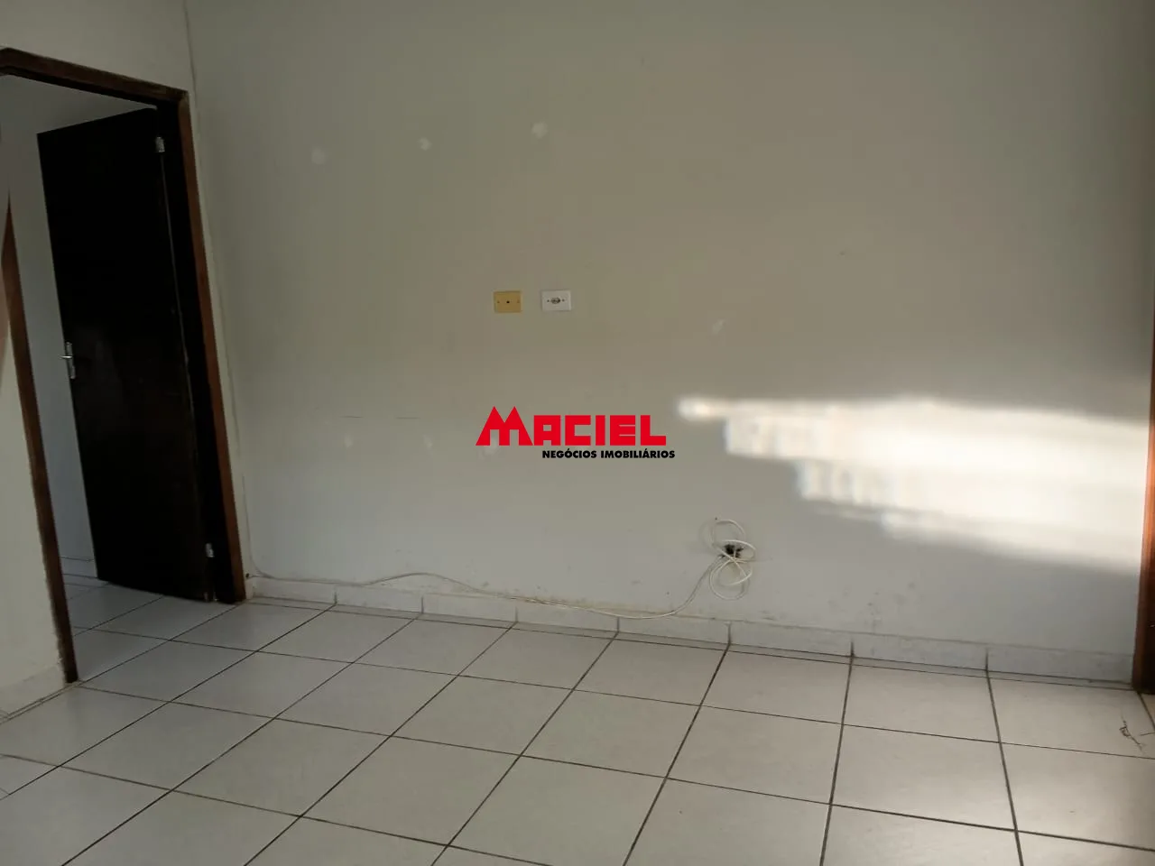 Alugar Casa / Padr&atilde;o em S&atilde;o Jos&eacute; dos Campos R$ 1.700,00 - Foto 4