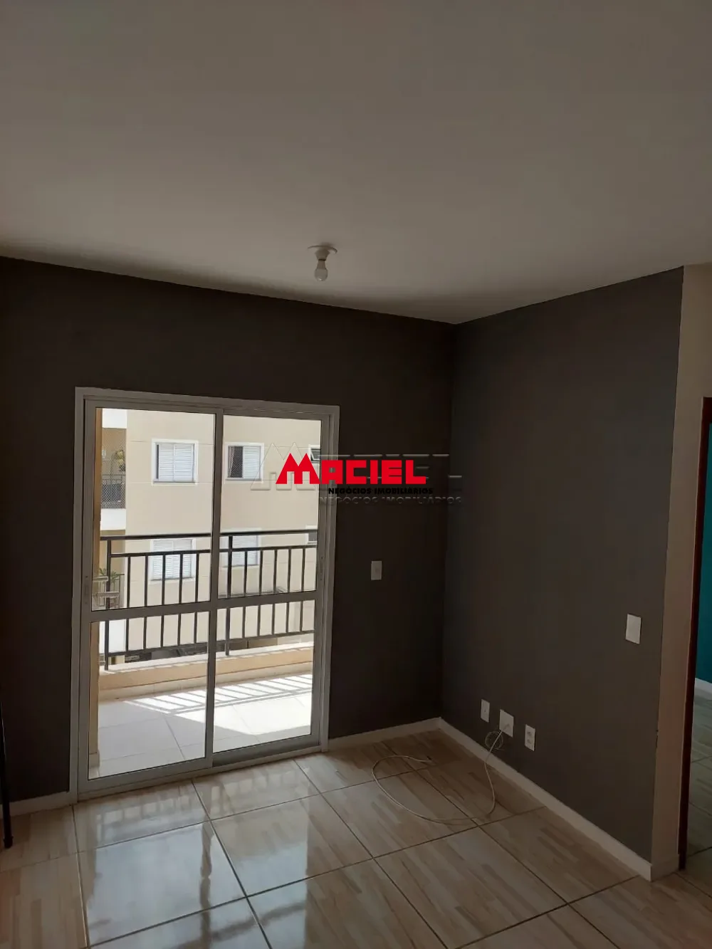 Alugar Apartamento / Padr&atilde;o em S&atilde;o Jos&eacute; dos Campos R$ 900,00 - Foto 3