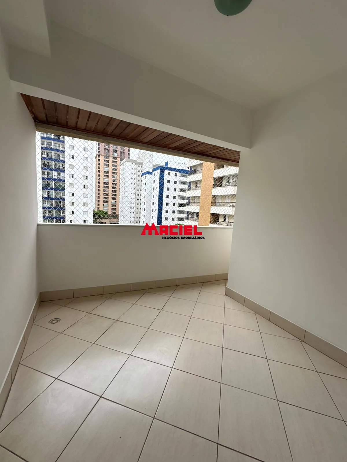 Alugar Apartamento / Padr&atilde;o em S&atilde;o Jos&eacute; dos Campos R$ 3.600,00 - Foto 5