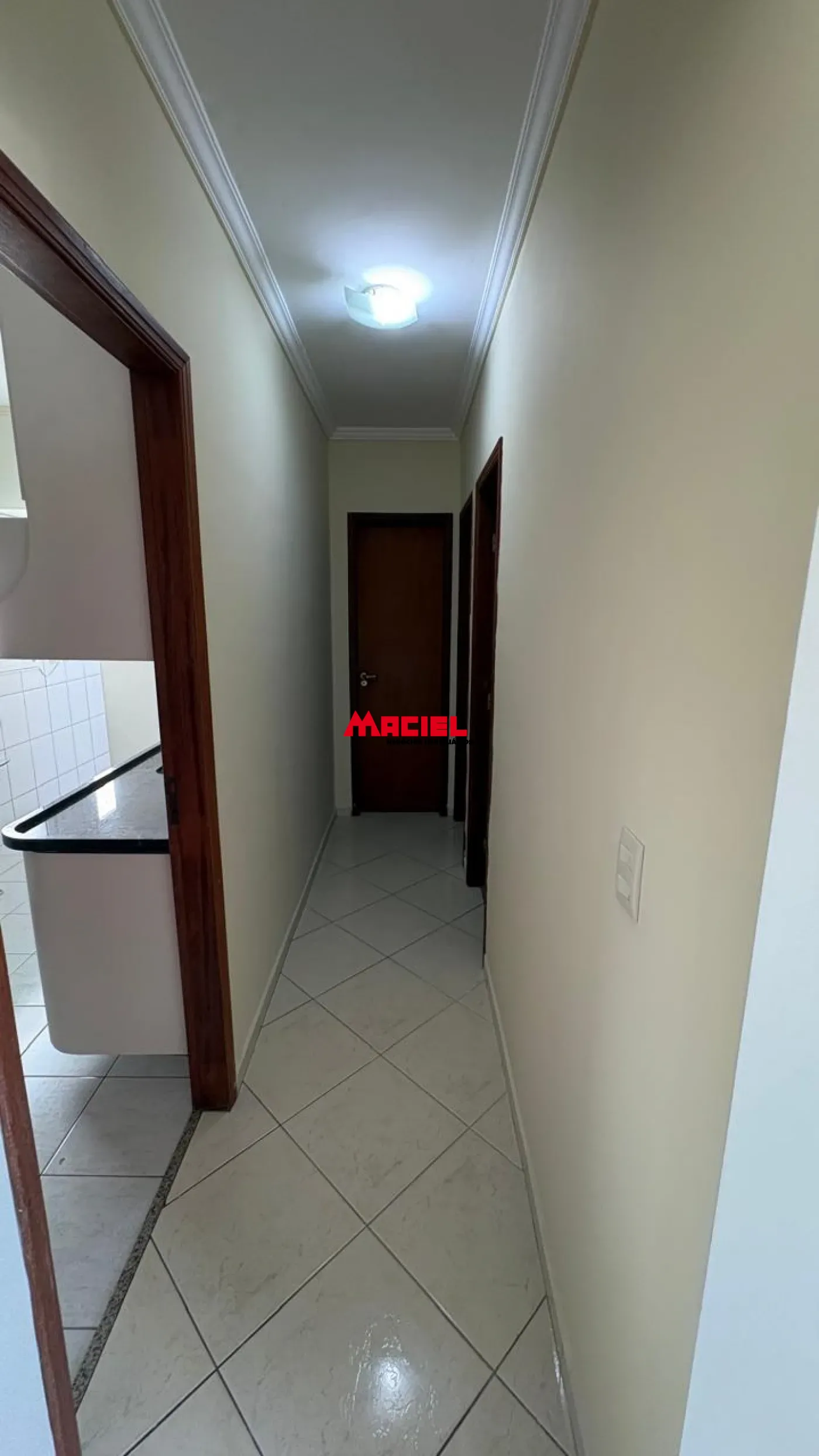 Alugar Apartamento / Padr&atilde;o em S&atilde;o Jos&eacute; dos Campos R$ 2.700,00 - Foto 4
