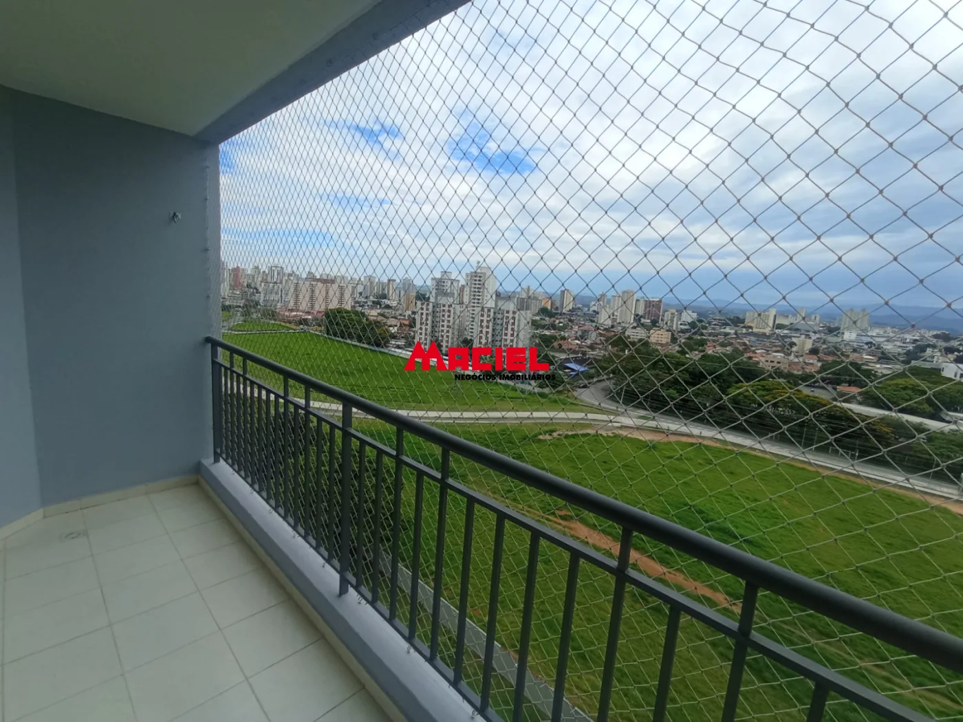 Alugar Apartamento / Padr&atilde;o em S&atilde;o Jos&eacute; dos Campos R$ 3.100,00 - Foto 1