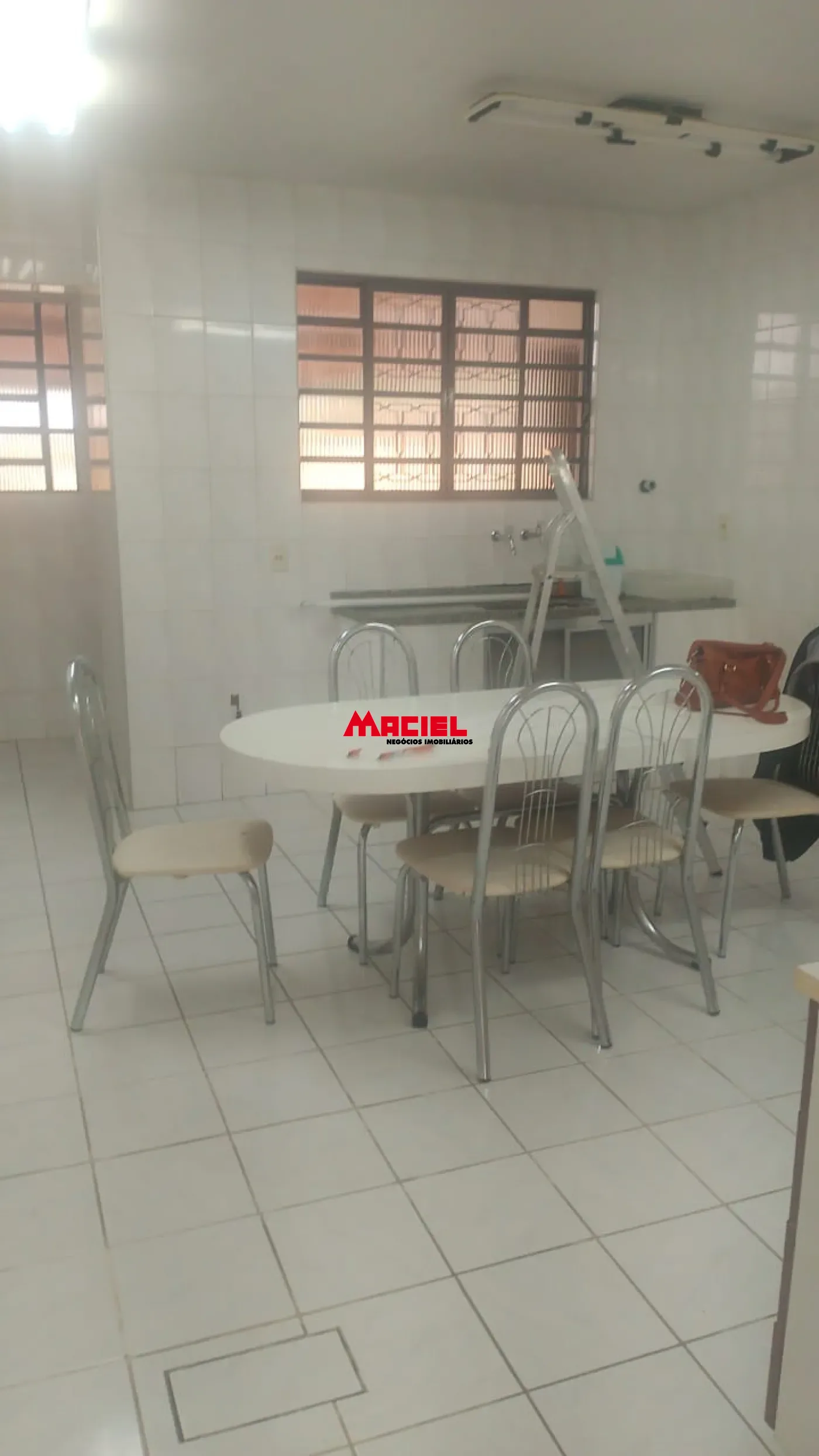 Alugar Casa / Padr&atilde;o em S&atilde;o Jos&eacute; dos Campos R$ 3.350,00 - Foto 6
