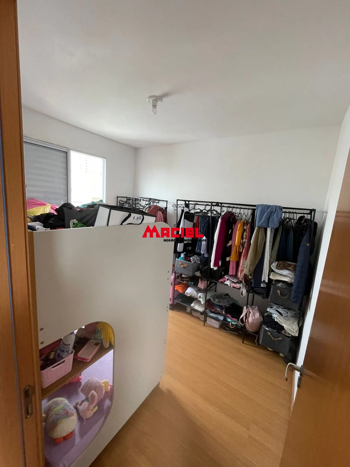 Alugar Apartamento / Padr&atilde;o em S&atilde;o Jos&eacute; dos Campos R$ 1.900,00 - Foto 4
