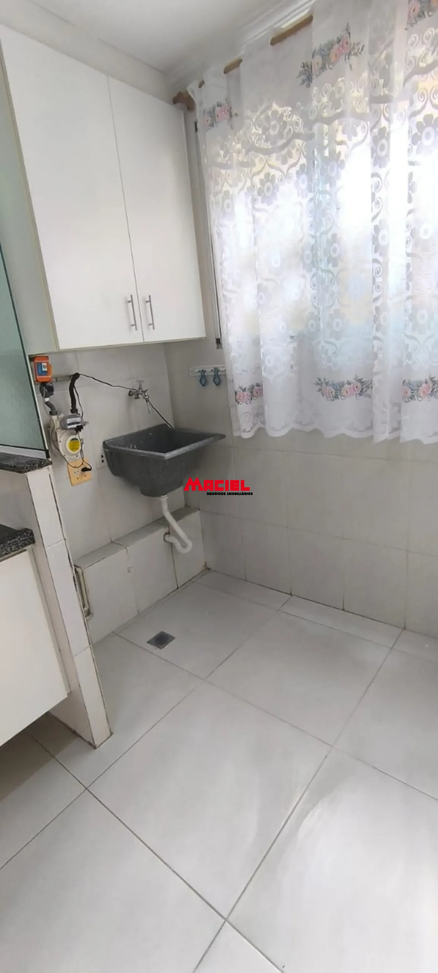 Alugar Apartamento / Padr&atilde;o em S&atilde;o Jos&eacute; dos Campos R$ 2.600,00 - Foto 2