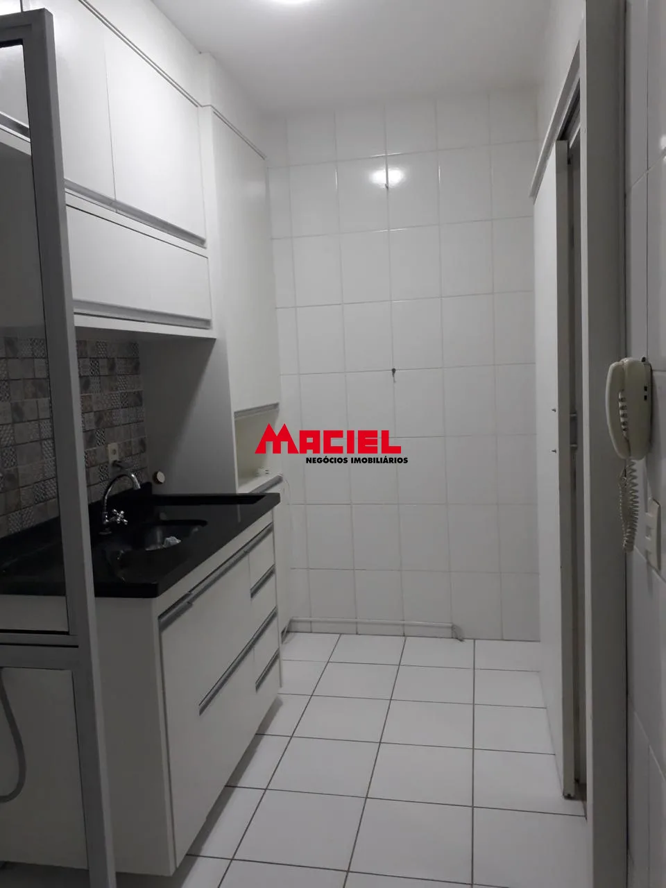 Alugar Apartamento / Padr&atilde;o em S&atilde;o Jos&eacute; dos Campos R$ 1.000,00 - Foto 1