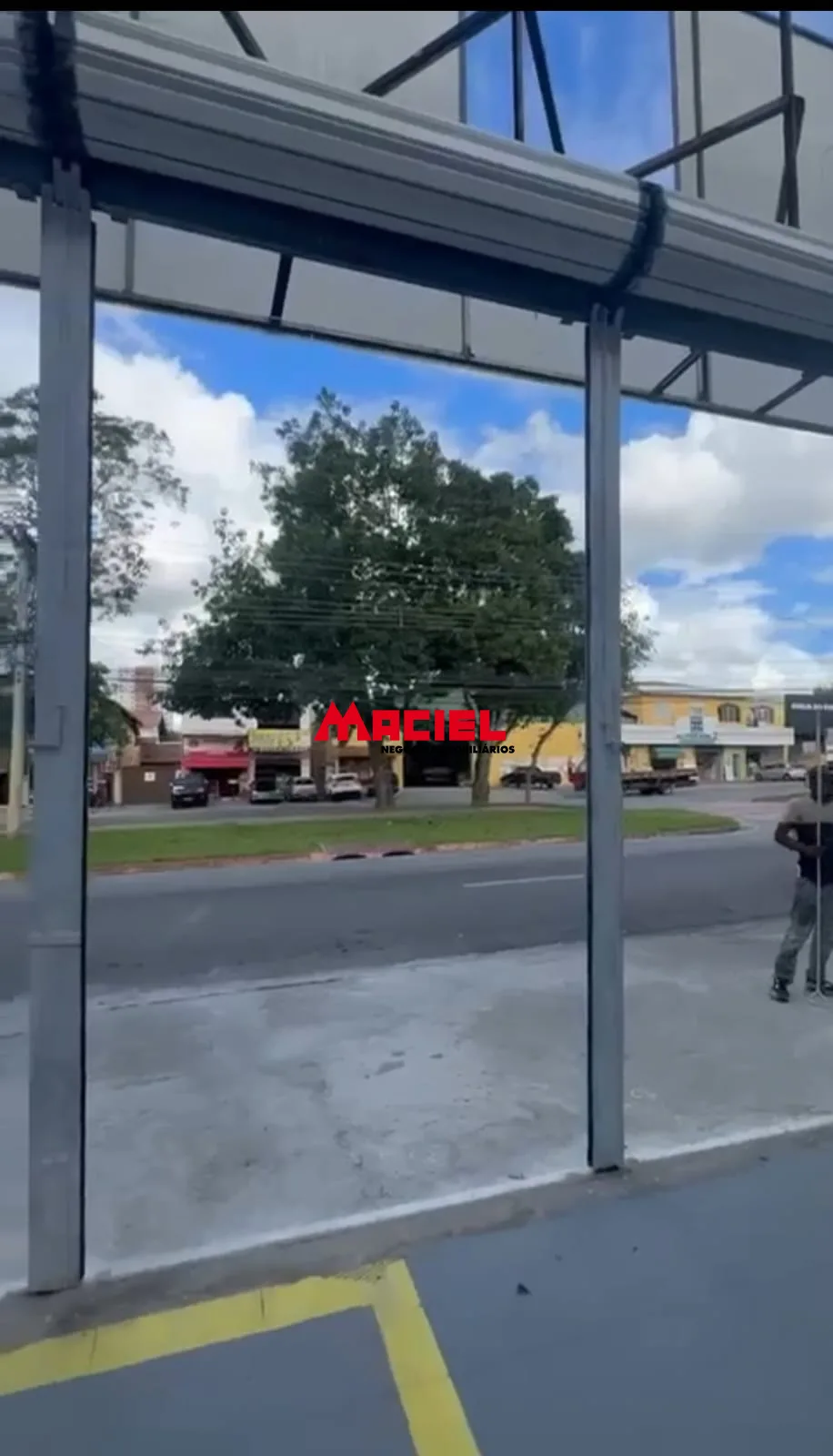 Alugar Comercial / Galp&atilde;o em S&atilde;o Jos&eacute; dos Campos R$ 11.500,00 - Foto 1