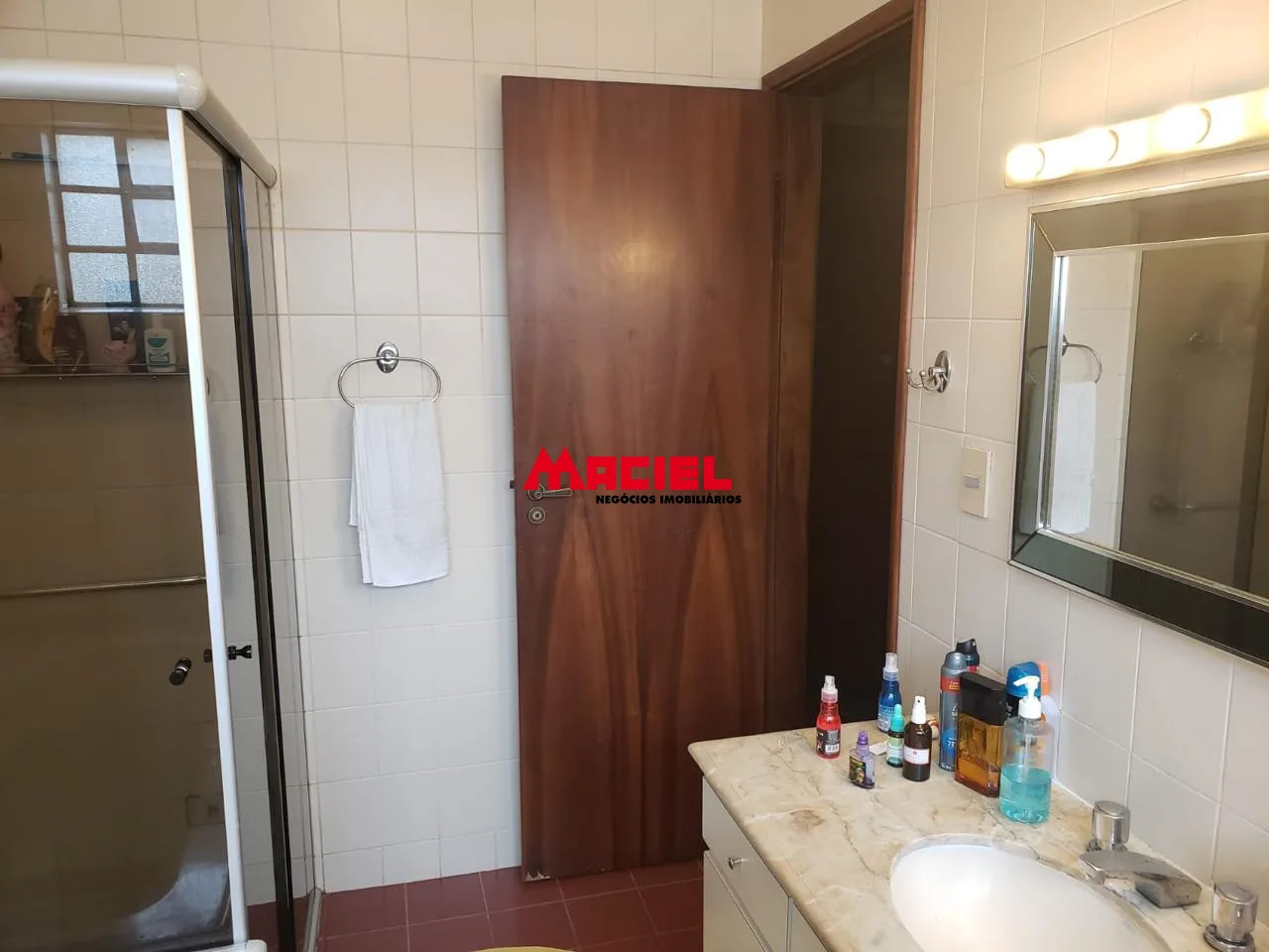 Comprar Casa / Sobrado em S&atilde;o Jos&eacute; dos Campos R$ 1.480.000,00 - Foto 16