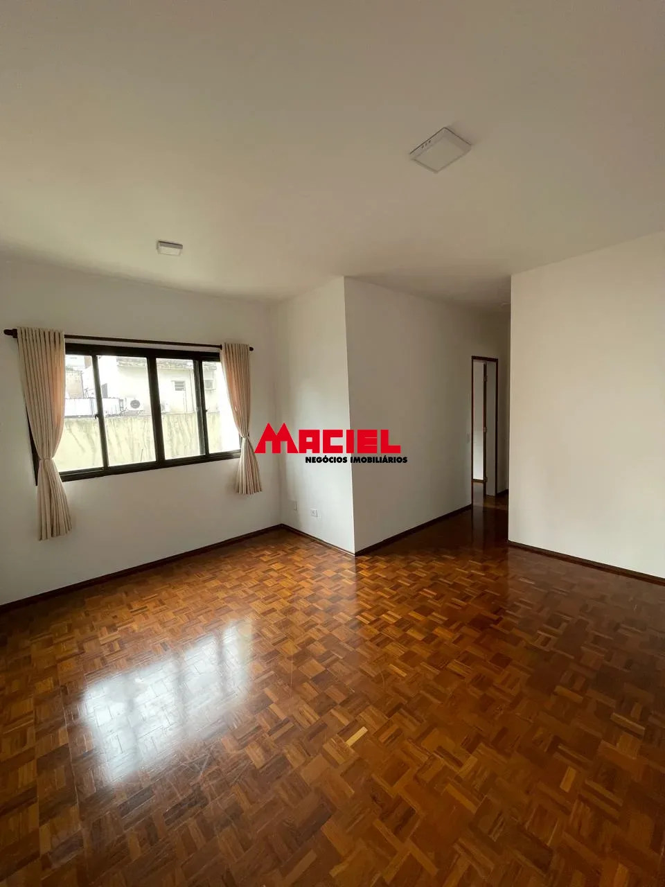 Alugar Apartamento / Padr&atilde;o em S&atilde;o Jos&eacute; dos Campos R$ 2.800,00 - Foto 1